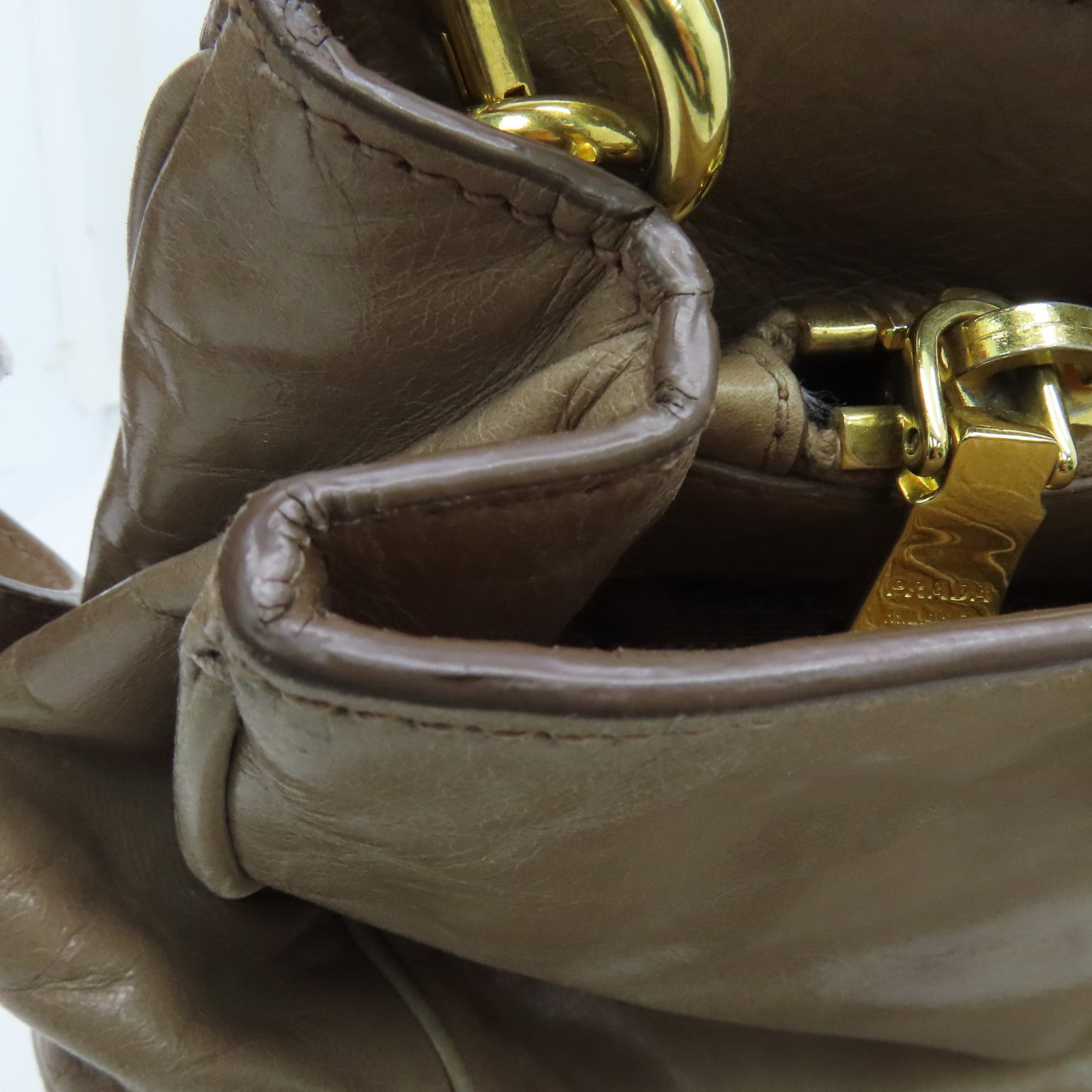 PRADA 牛皮皮革Shoulder Bag金扣手挽肩背两用袋米色