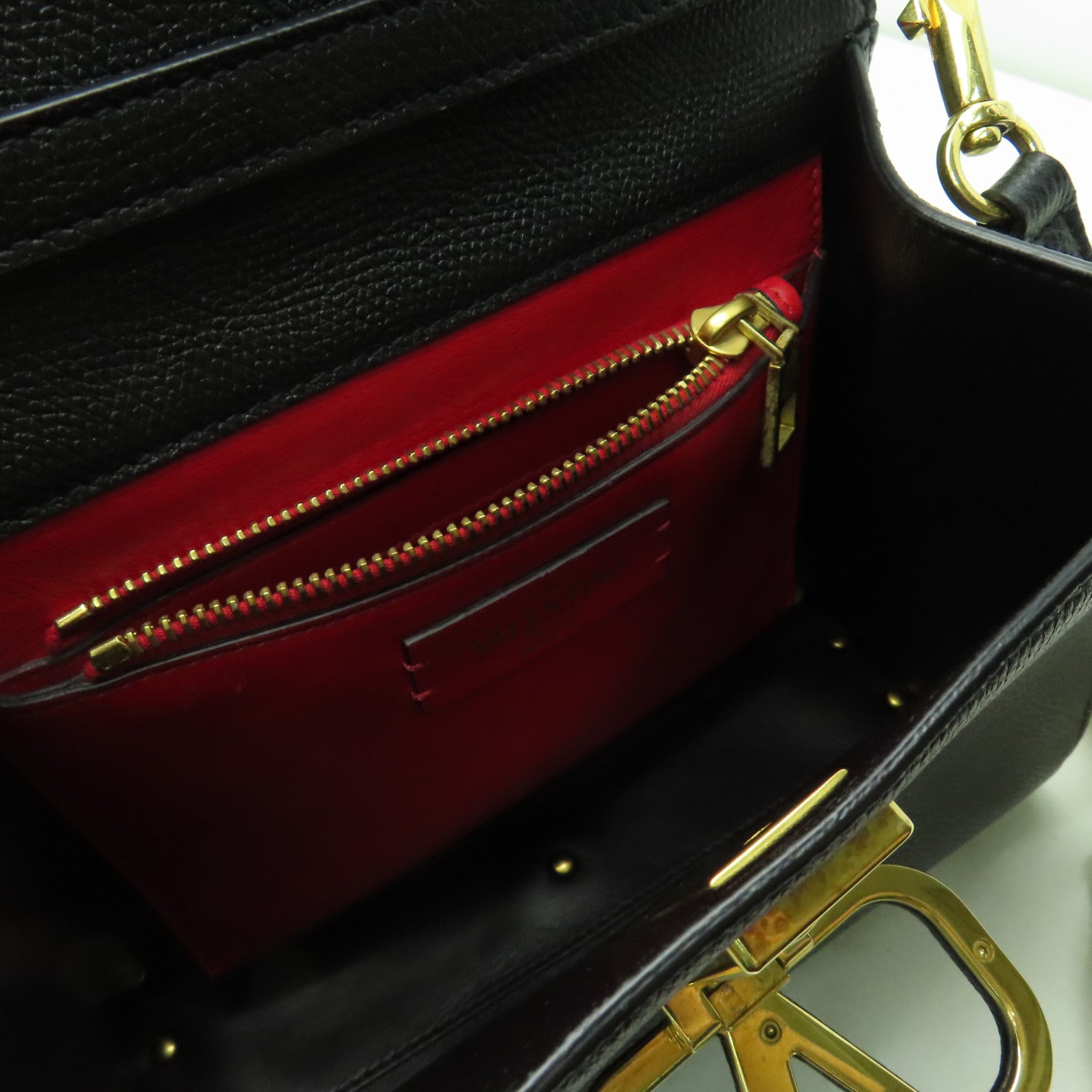 Valentino 【激減優惠】牛皮皮革Vsling Grainy金扣手挽肩背兩用袋黑色