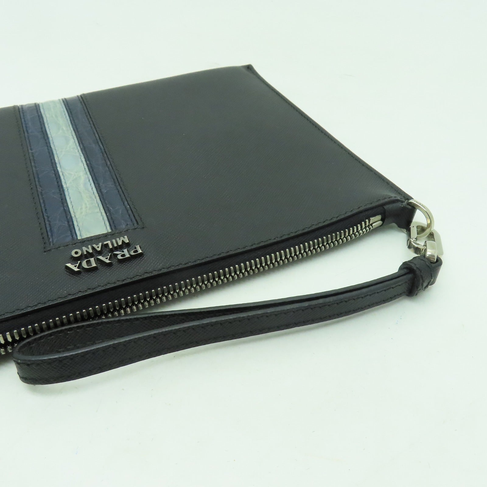 PRADA Saffiano皮革Clutch Bag銀扣手拿包黑色