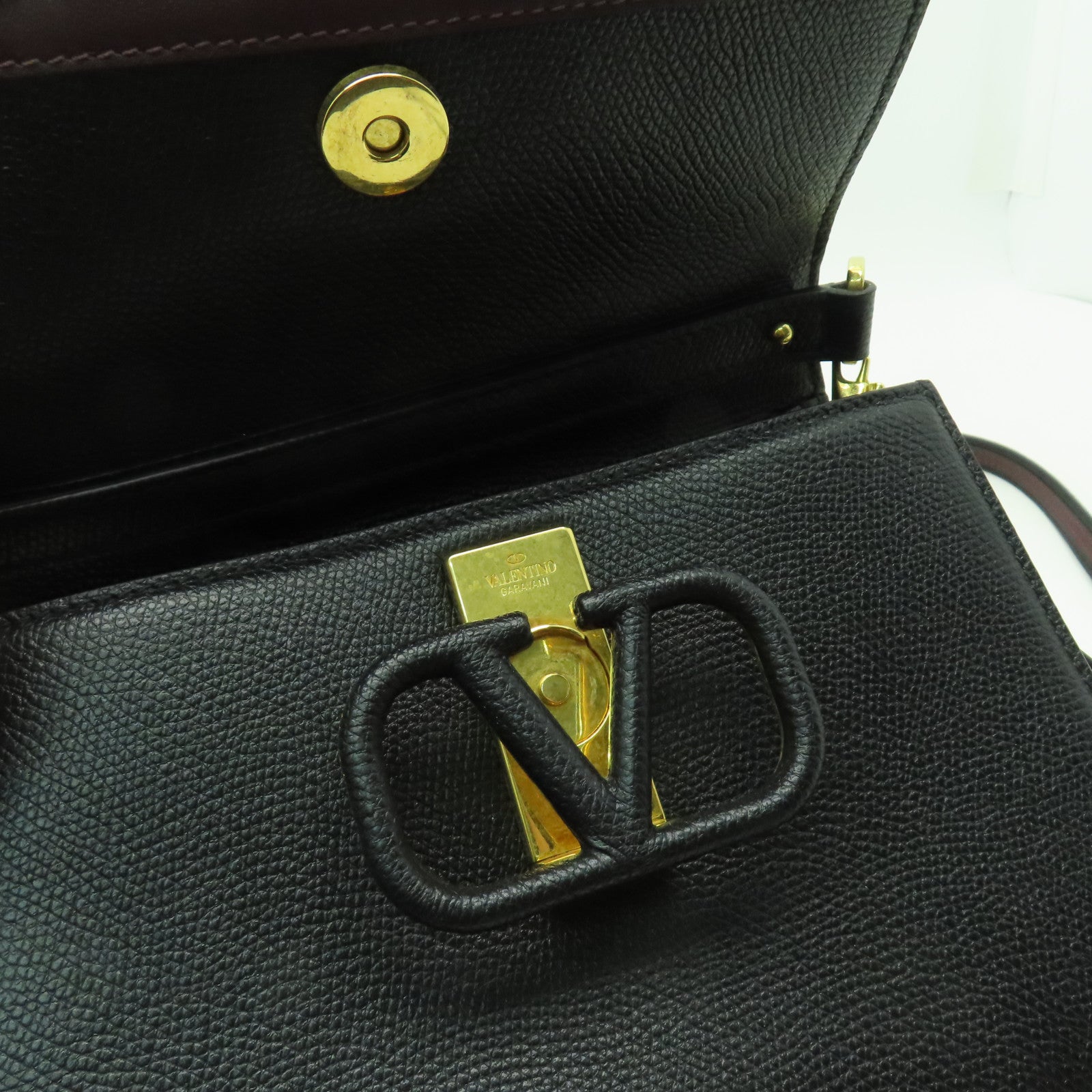 Valentino 【激減優惠】牛皮皮革Vsling Grainy金扣手挽肩背兩用袋黑色