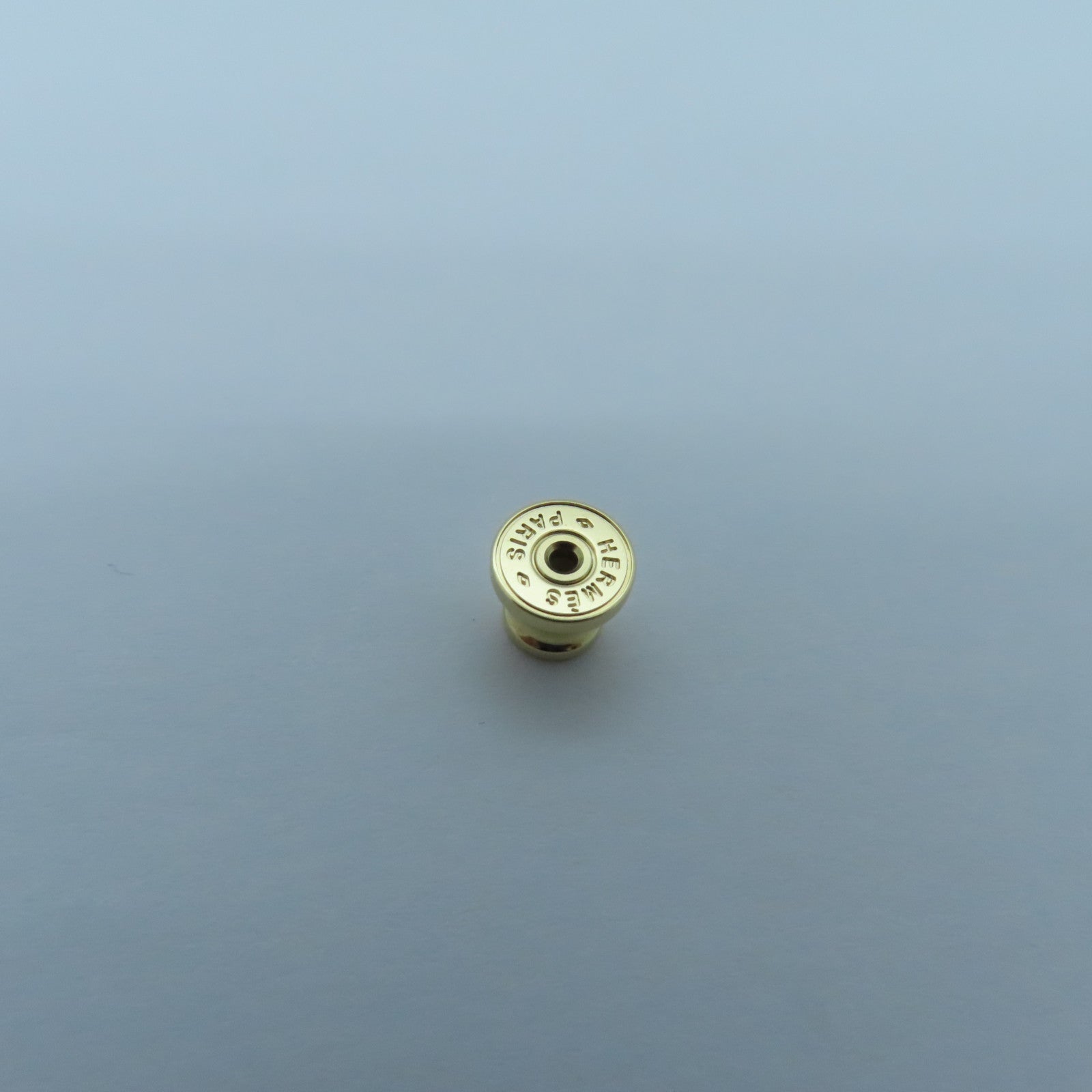 HERMES 【激減優惠】水牛角Earrings金扣耳環黑色