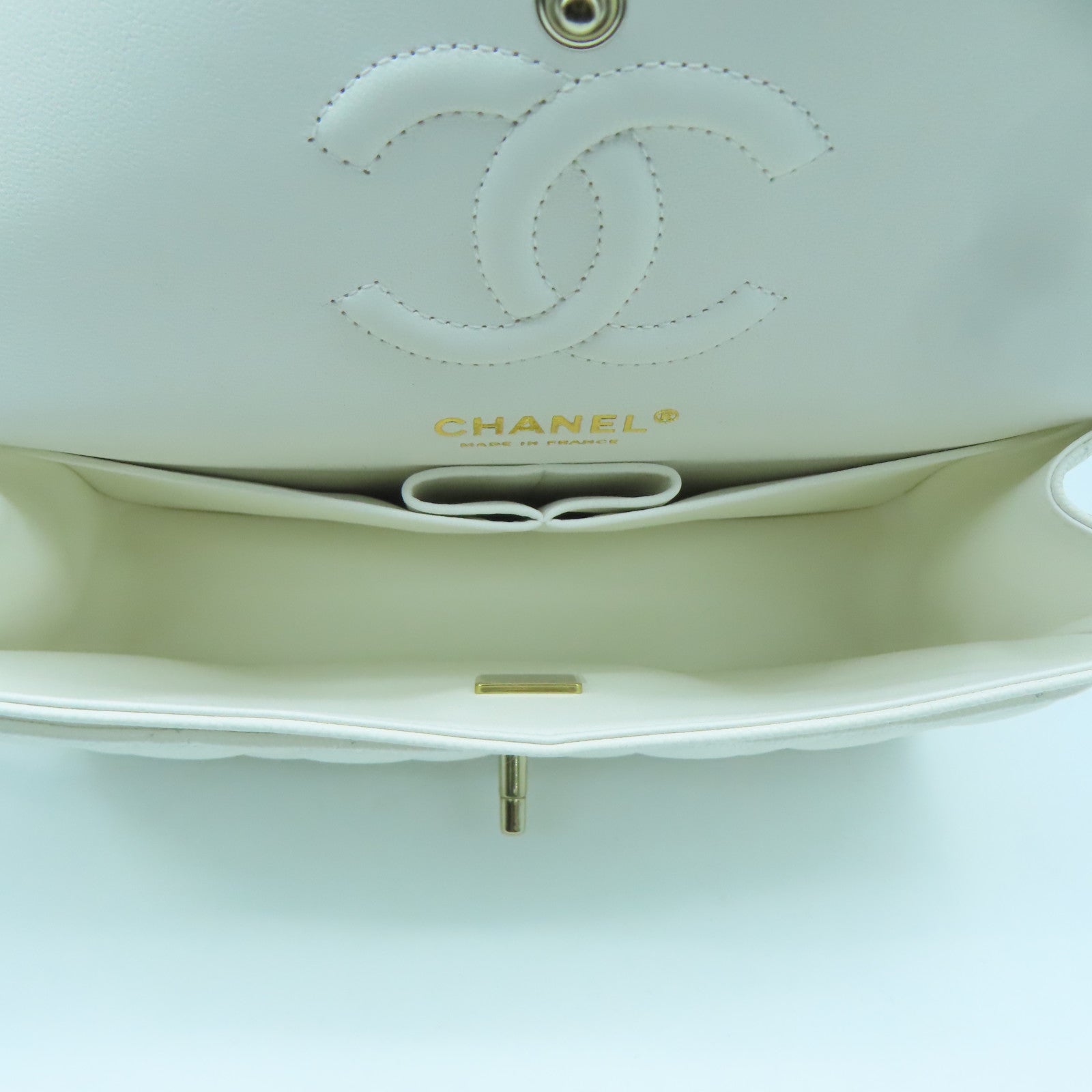 CHANEL rhombic cowhide leather Chain Shoulder gold buckle chain shoulder bag white