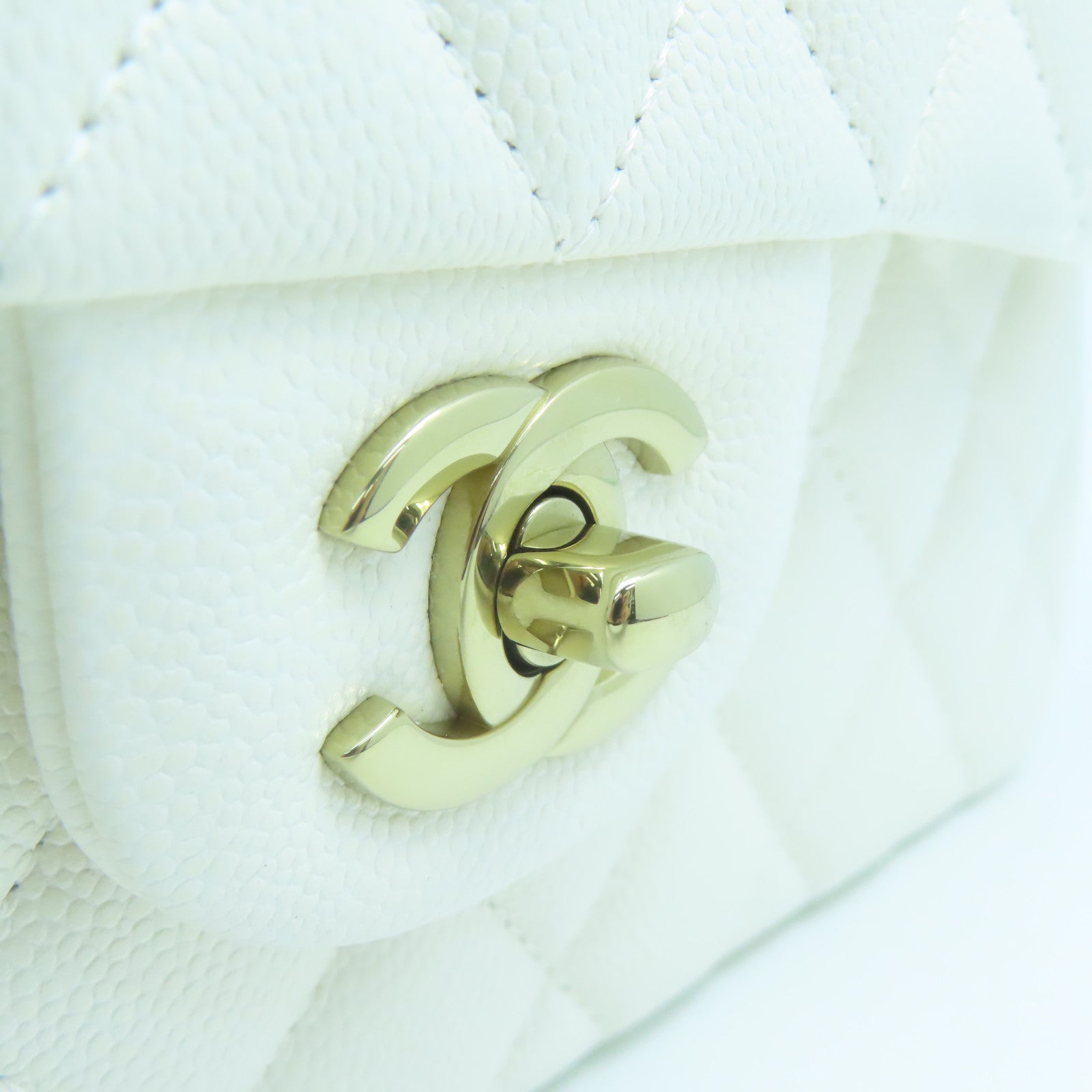 CHANEL rhombic cowhide leather Chain Shoulder gold buckle chain shoulder bag white