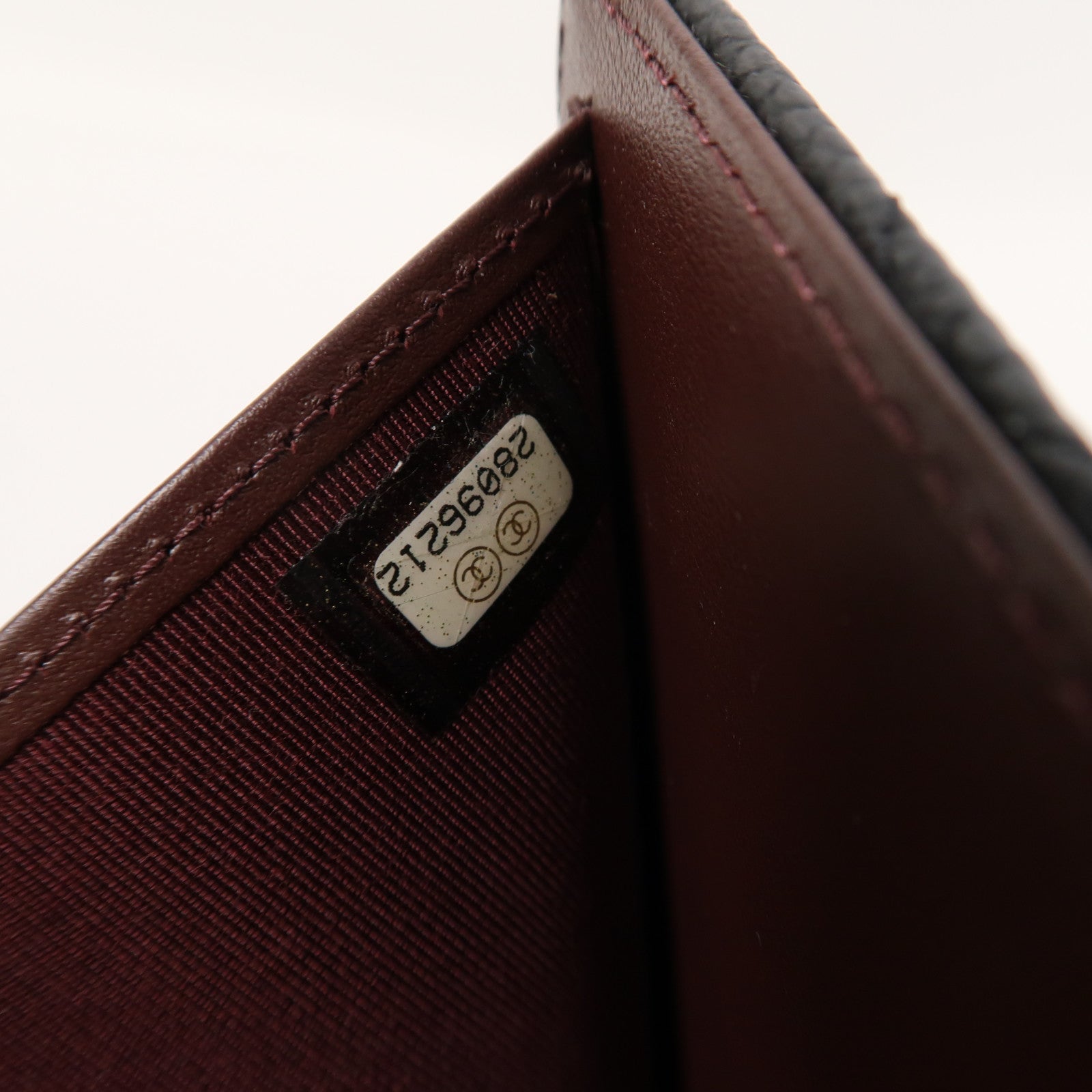 CHANEL 菱格Caviar皮革Classic Wallet金扣錢包黑色