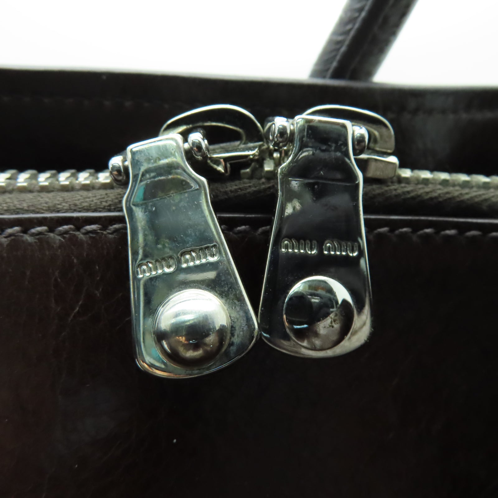 Miu Miu 牛皮皮革2 Way Shoulder銀扣手挽肩背兩用袋啡色