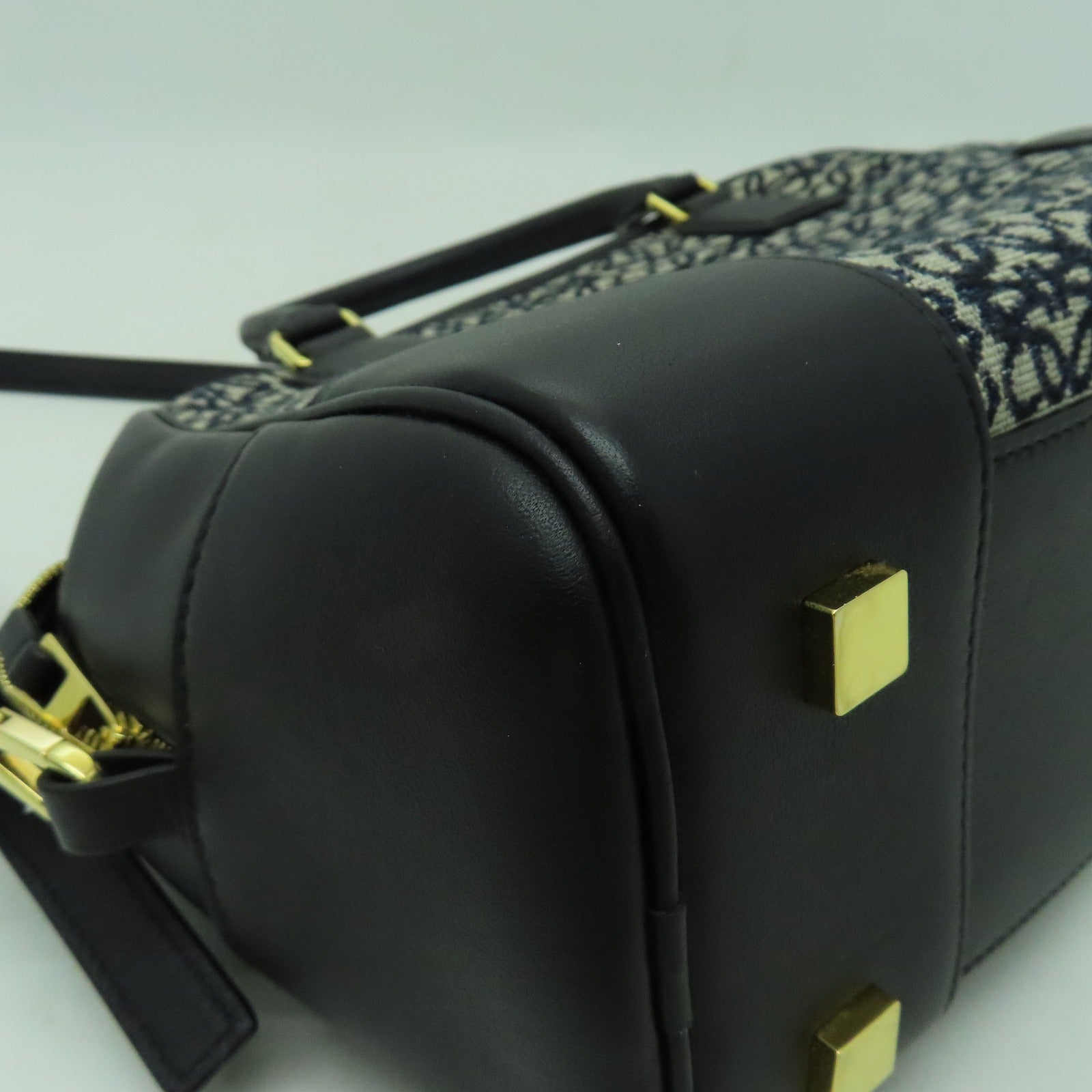 LOEWE 牛皮皮革/帆布Amazon 19金扣手挽肩背兩用袋黑色