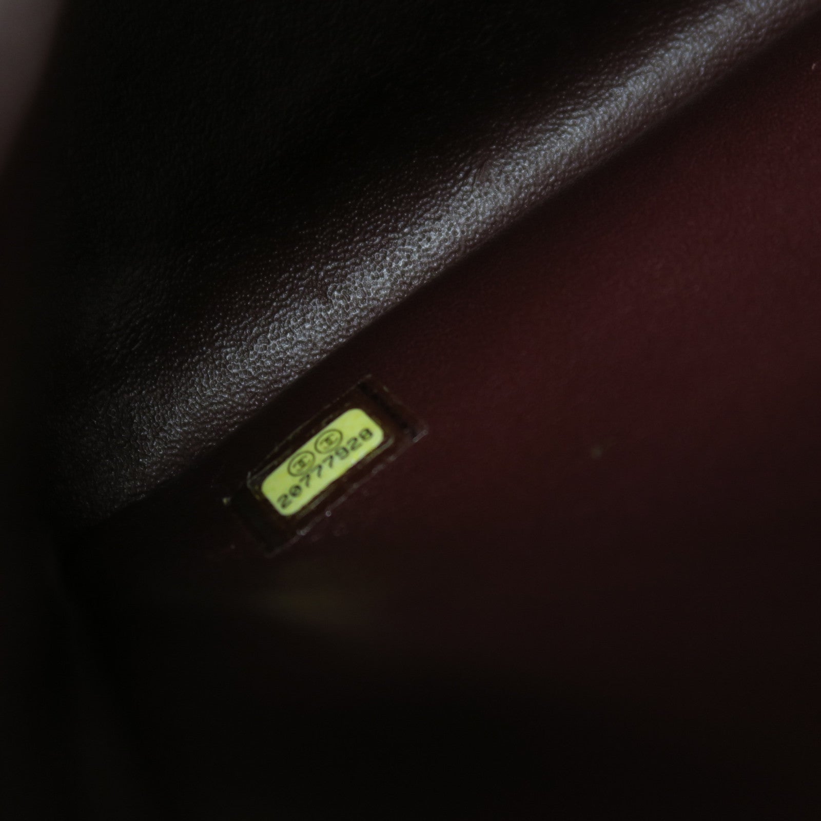 CHANEL 菱格Caviar皮革Classic Flap Jumbo銀扣鏈帶肩背袋黑色