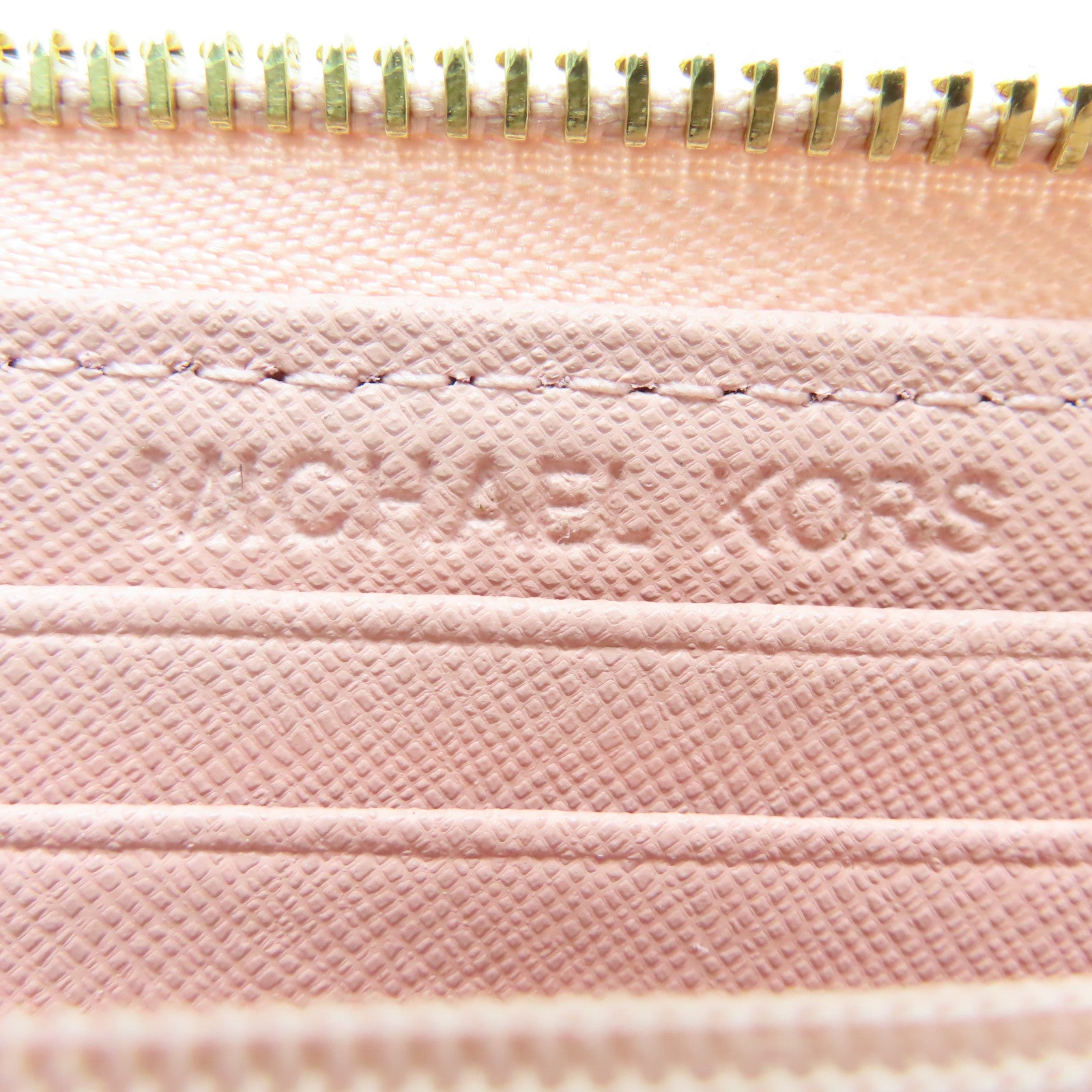Michael Kors 牛皮皮革Pouch Wallet with Handle金扣長錢包粉紅色
