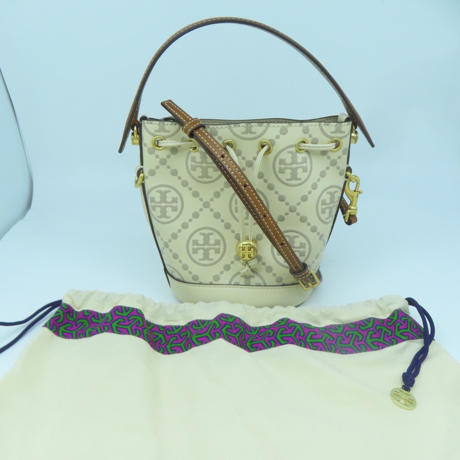 Tory Burch 牛皮皮革T Monogram Embossed Mini Bucket Bag金扣手挽肩背兩用袋米色/灰色