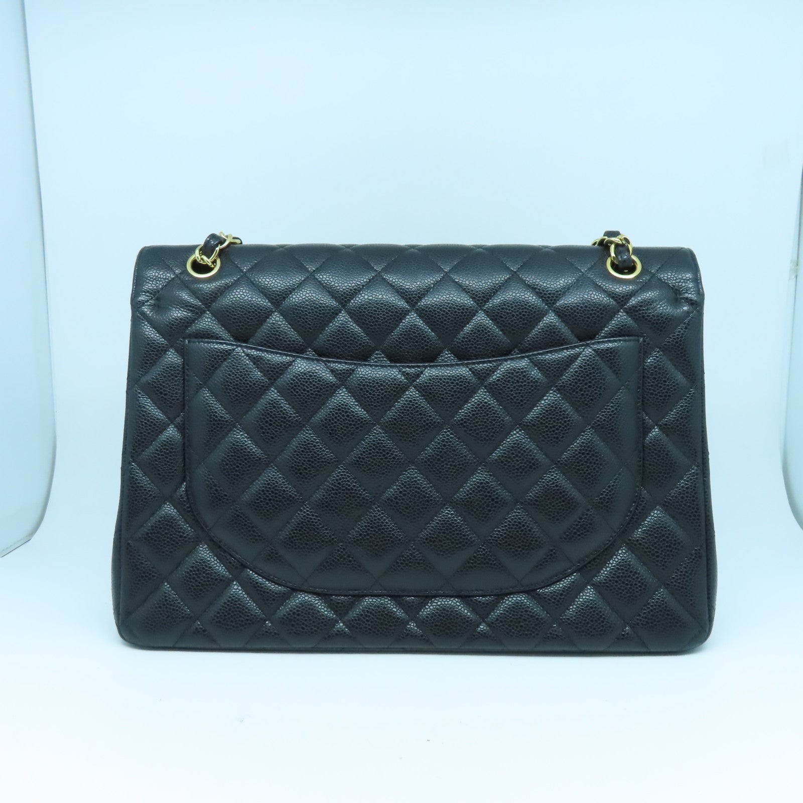 CHANEL 菱格Caviar皮革Maxi Jumbo金扣鏈帶肩背袋黑色