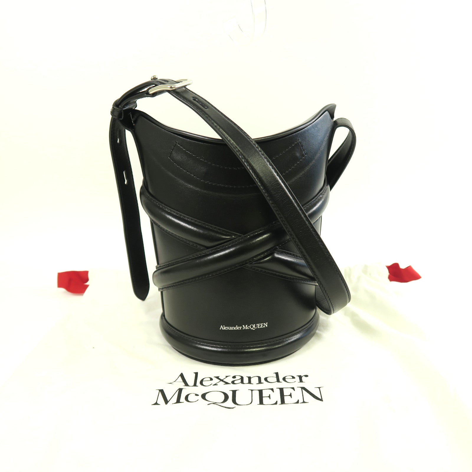 Alexander McQueen 牛皮皮革Shoulder Bag銀扣肩背袋黑色