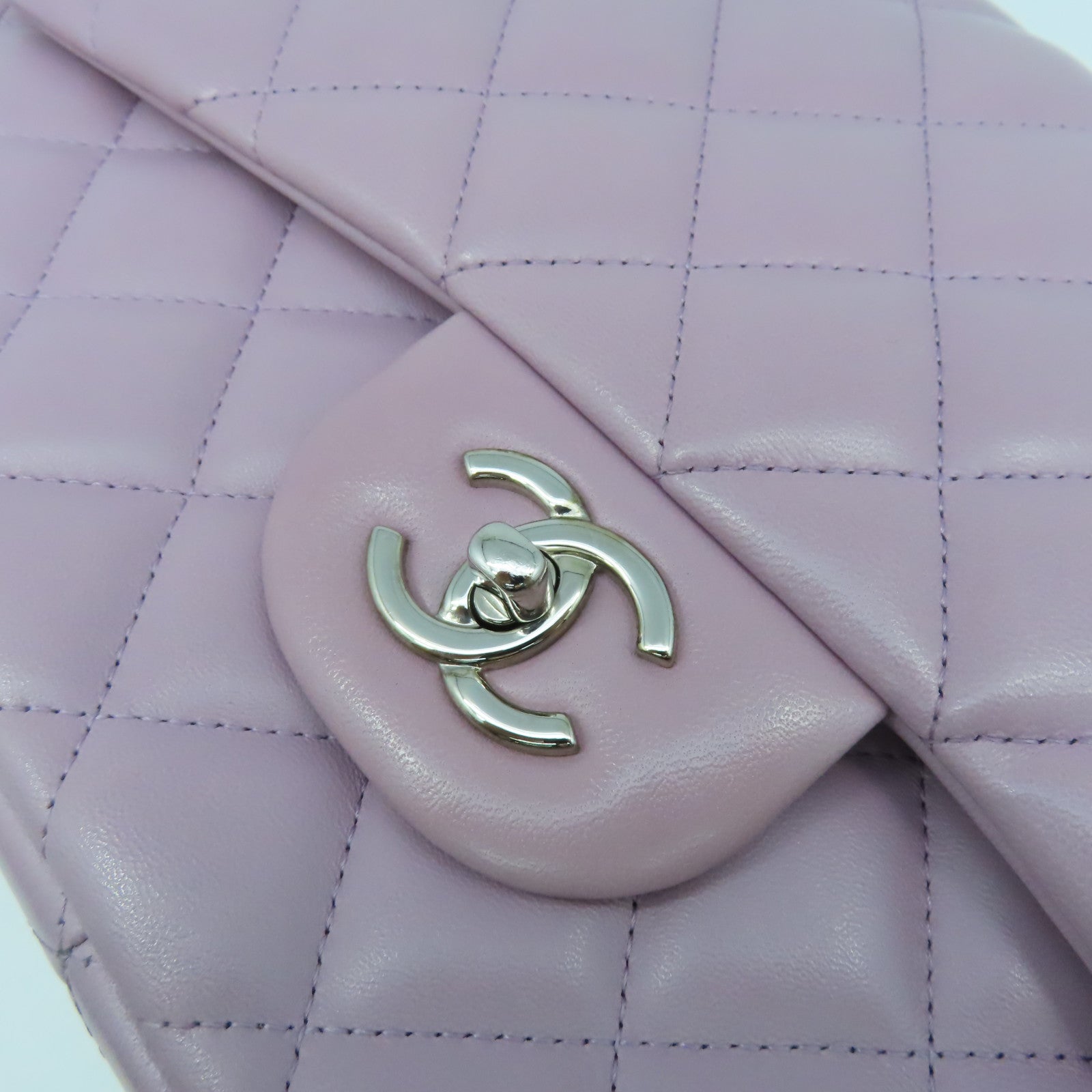 CHANEL 菱格羊皮皮革Classic Jumbo銀扣鏈帶肩背袋紫色
