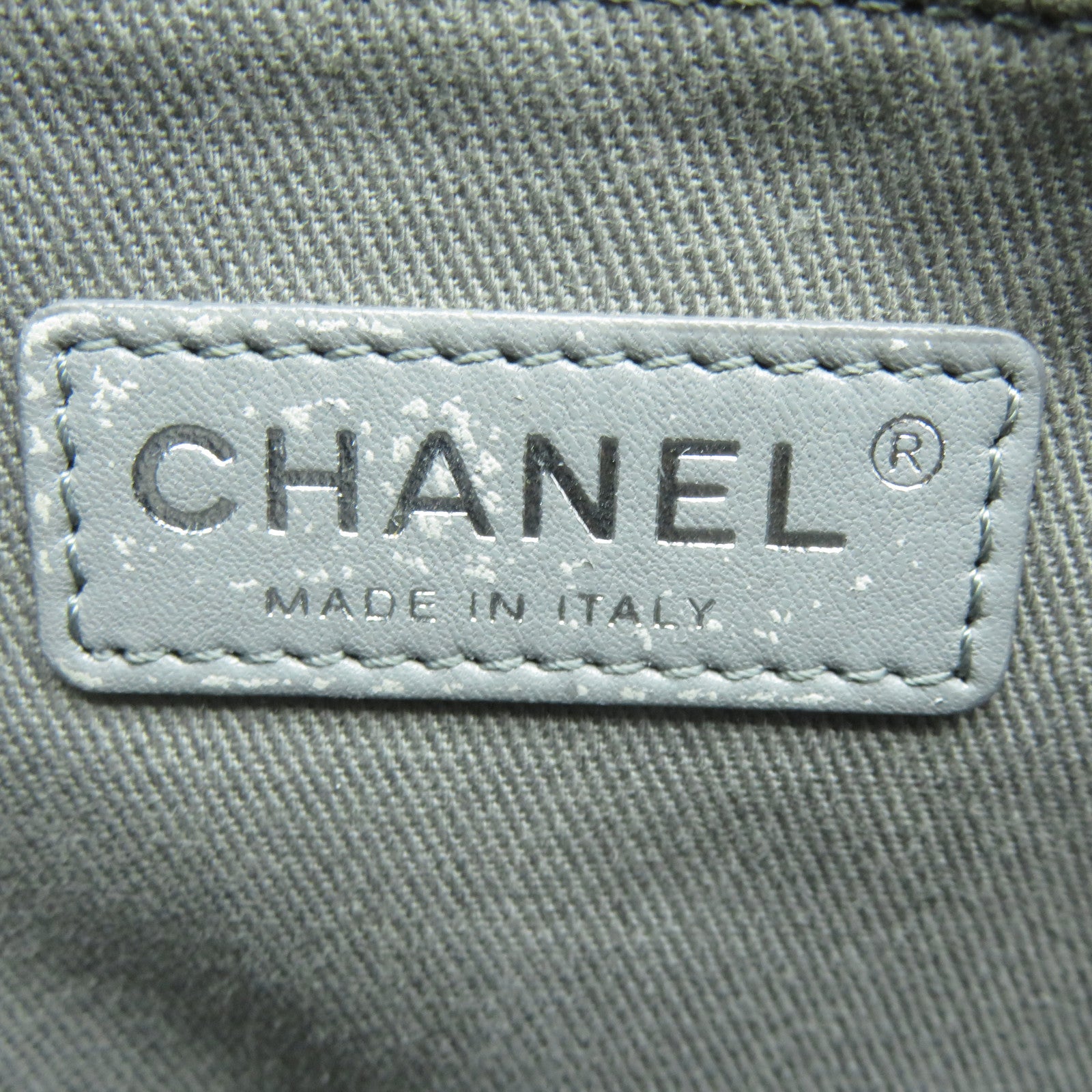 CHANEL 菱格羊皮皮革Boy 30cm银扣链带肩背袋黑色