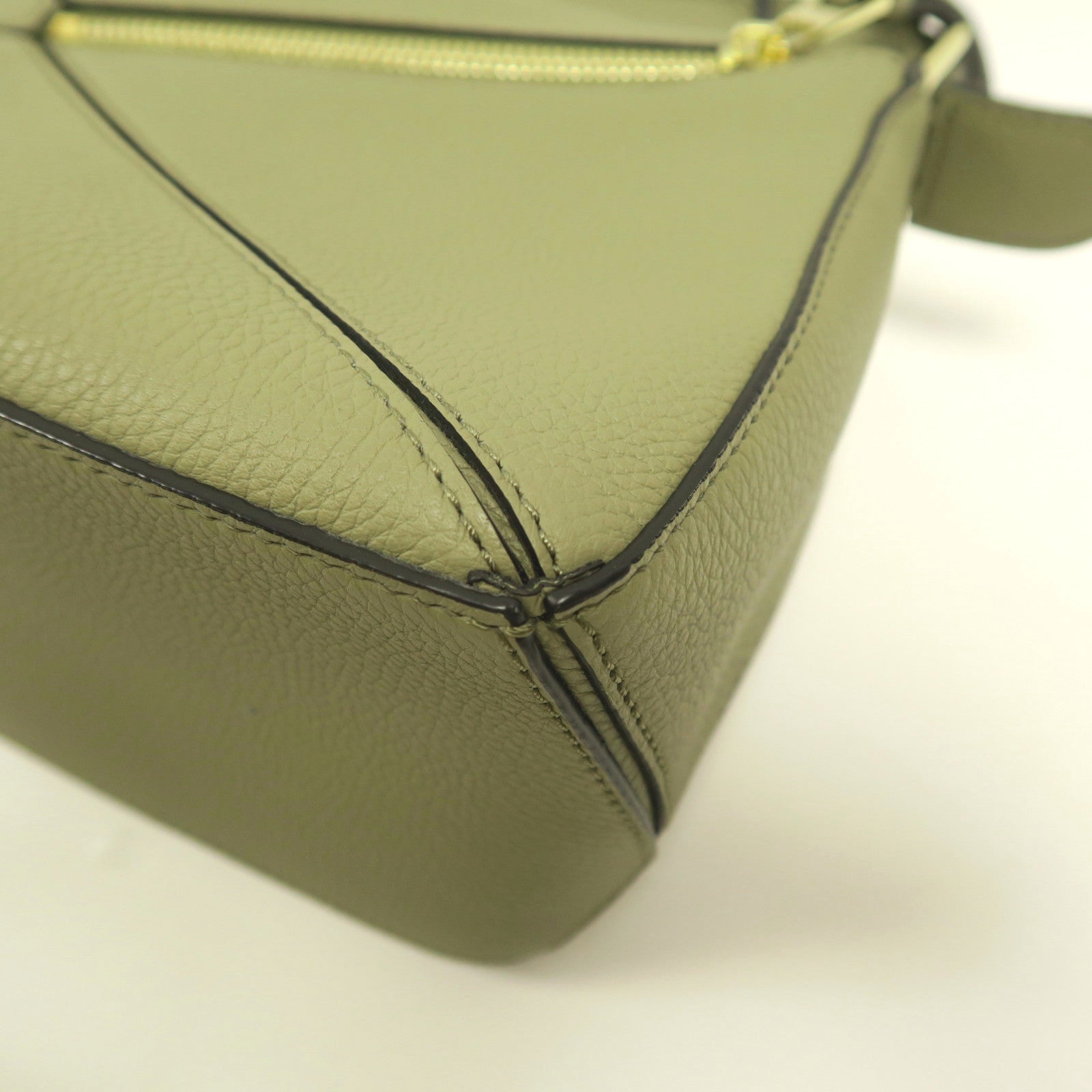 LOEWE 牛皮皮革Puzzle Small金扣手挽肩背兩用袋淺啡色
