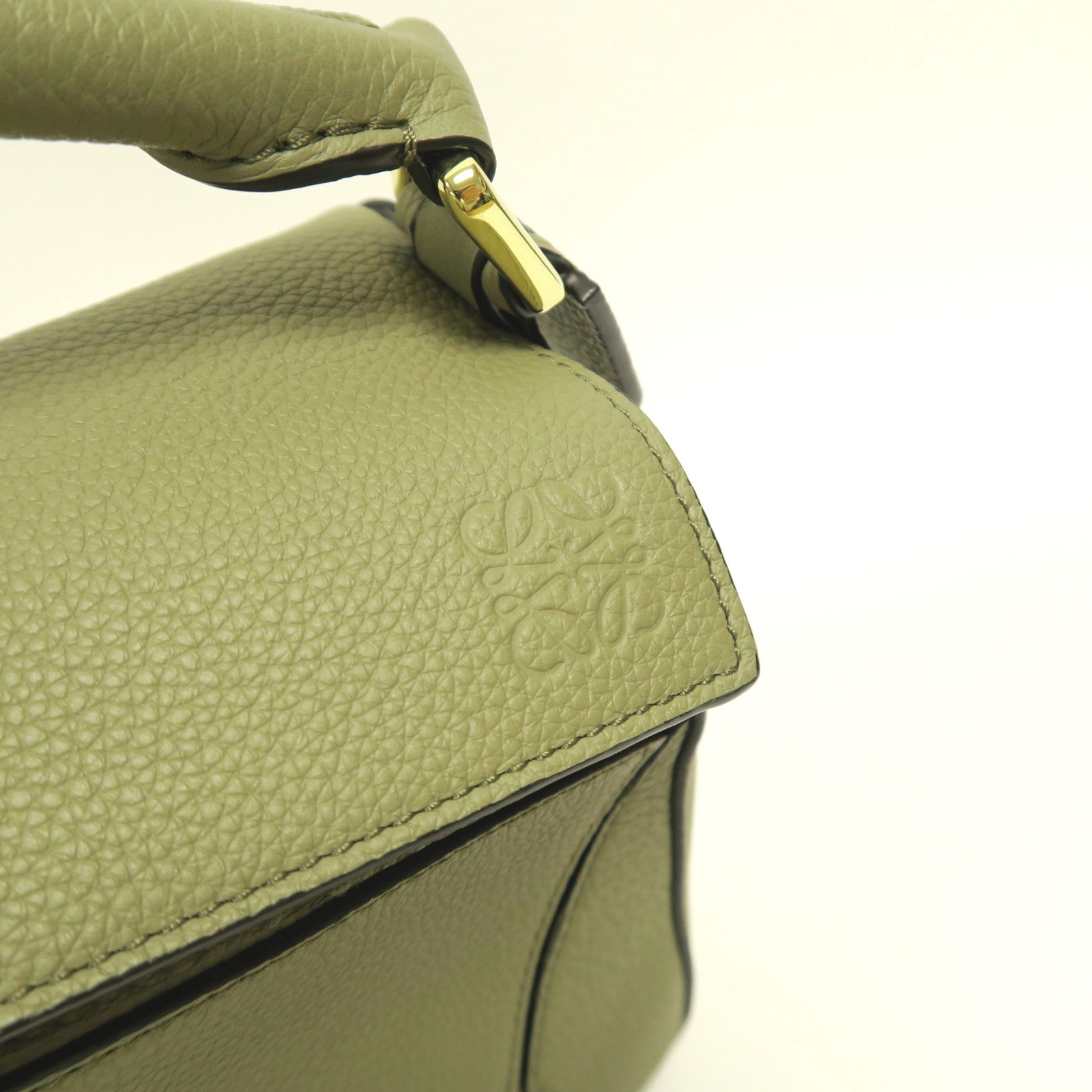 LOEWE 牛皮皮革Puzzle Small金扣手挽肩背兩用袋淺啡色