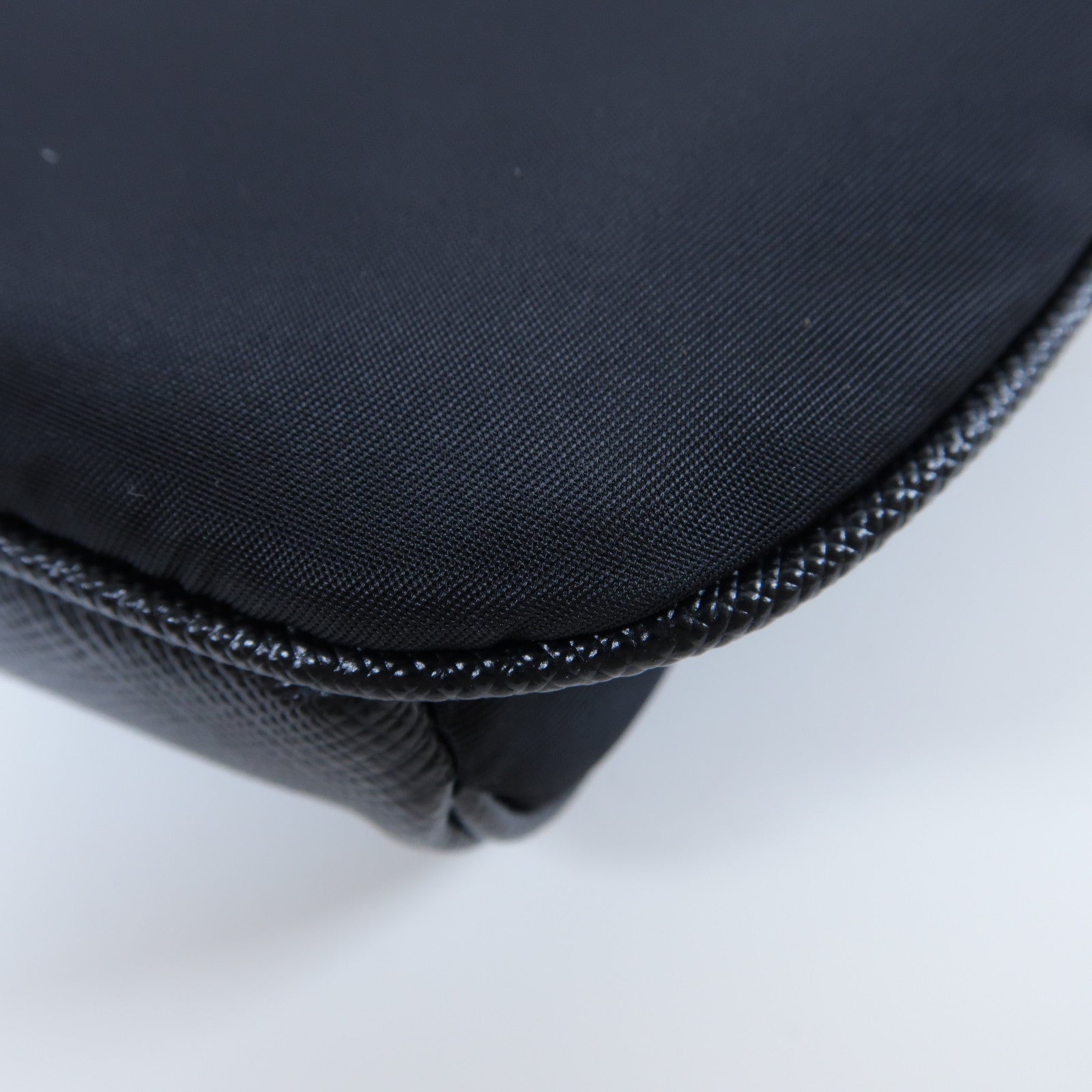 PRADA 尼龍/Saffiano皮革Shoulder Bag銀扣肩背袋黑色