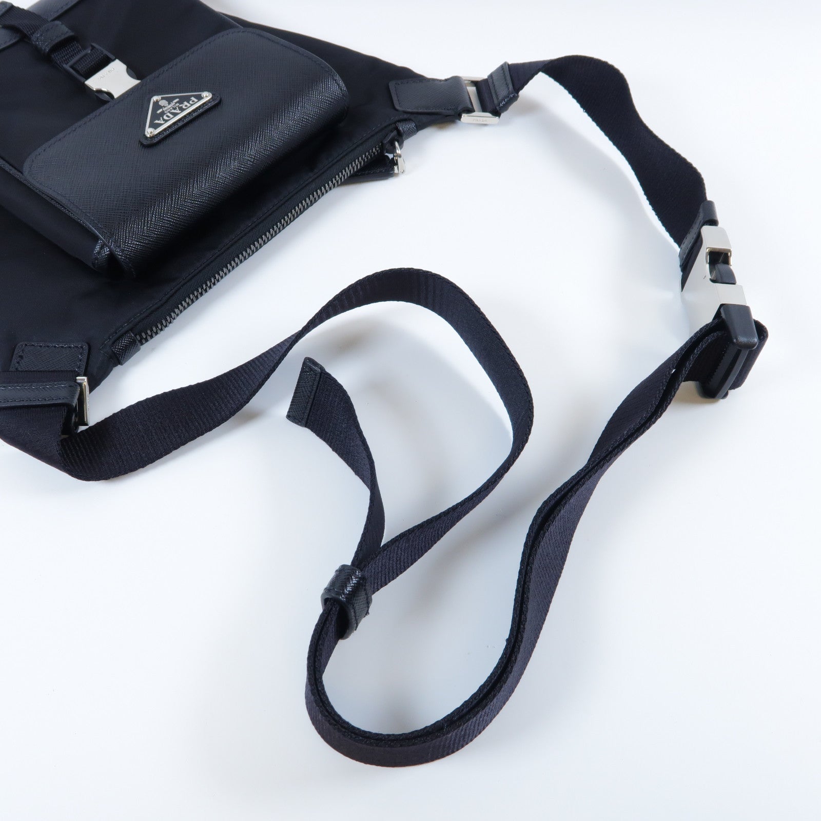 PRADA 尼龍/Saffiano皮革Shoulder Bag銀扣肩背袋黑色