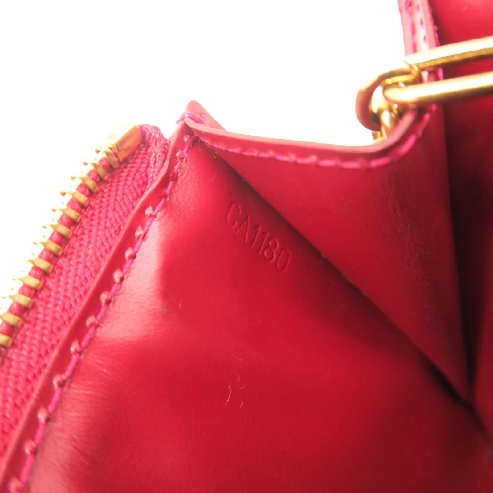 LOUIS VUITTON Monogram Vernis Pochette Cles Gold Buckle Key Bag Red