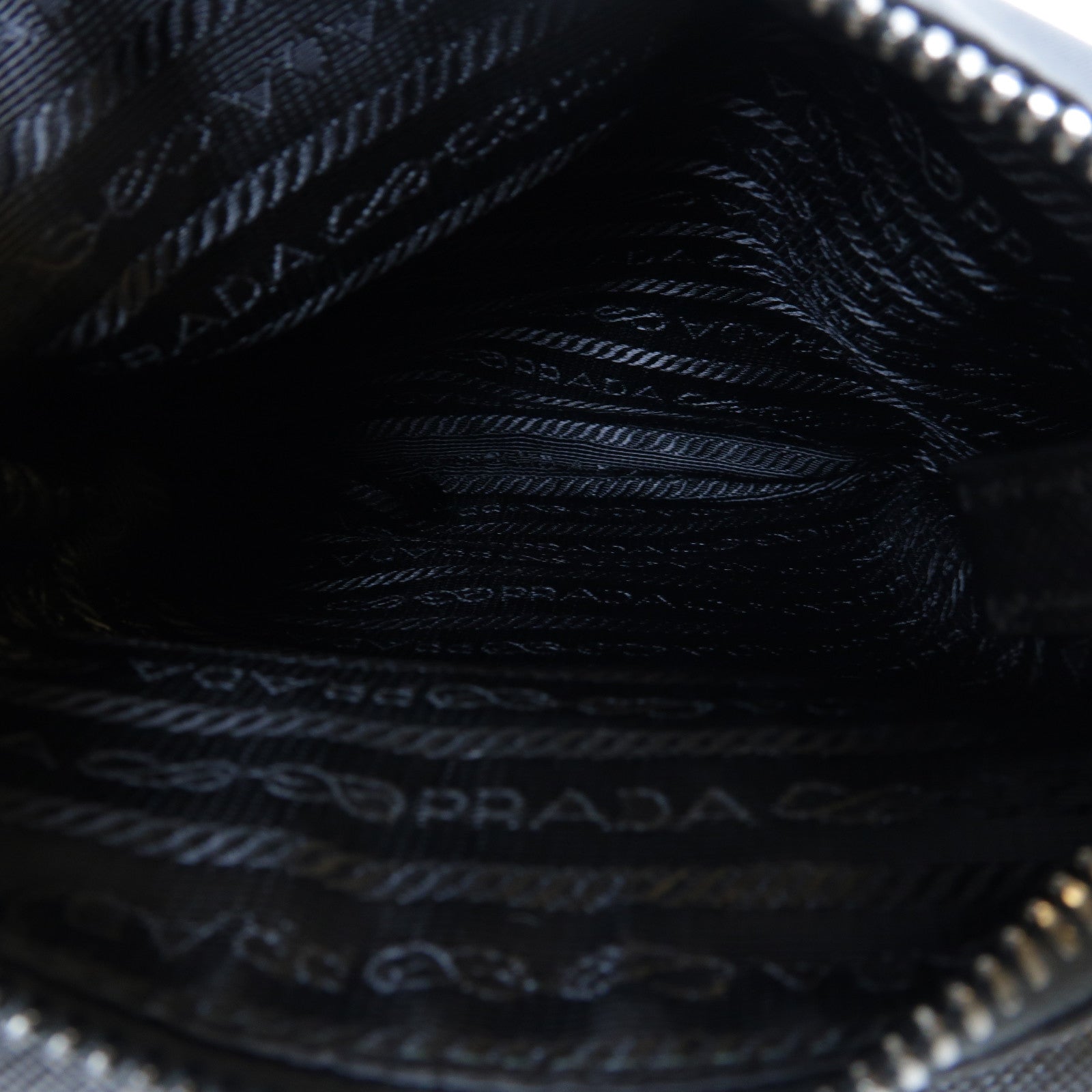 PRADA 尼龍/Saffiano皮革Shoulder Bag銀扣肩背袋黑色