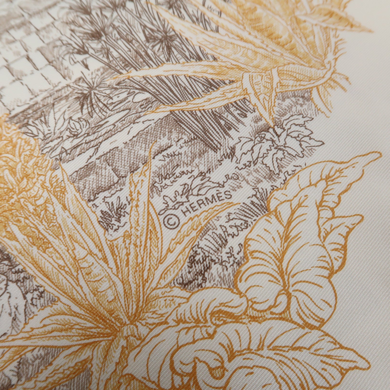 HERMES 絲質90x90 Scarf絲巾米色