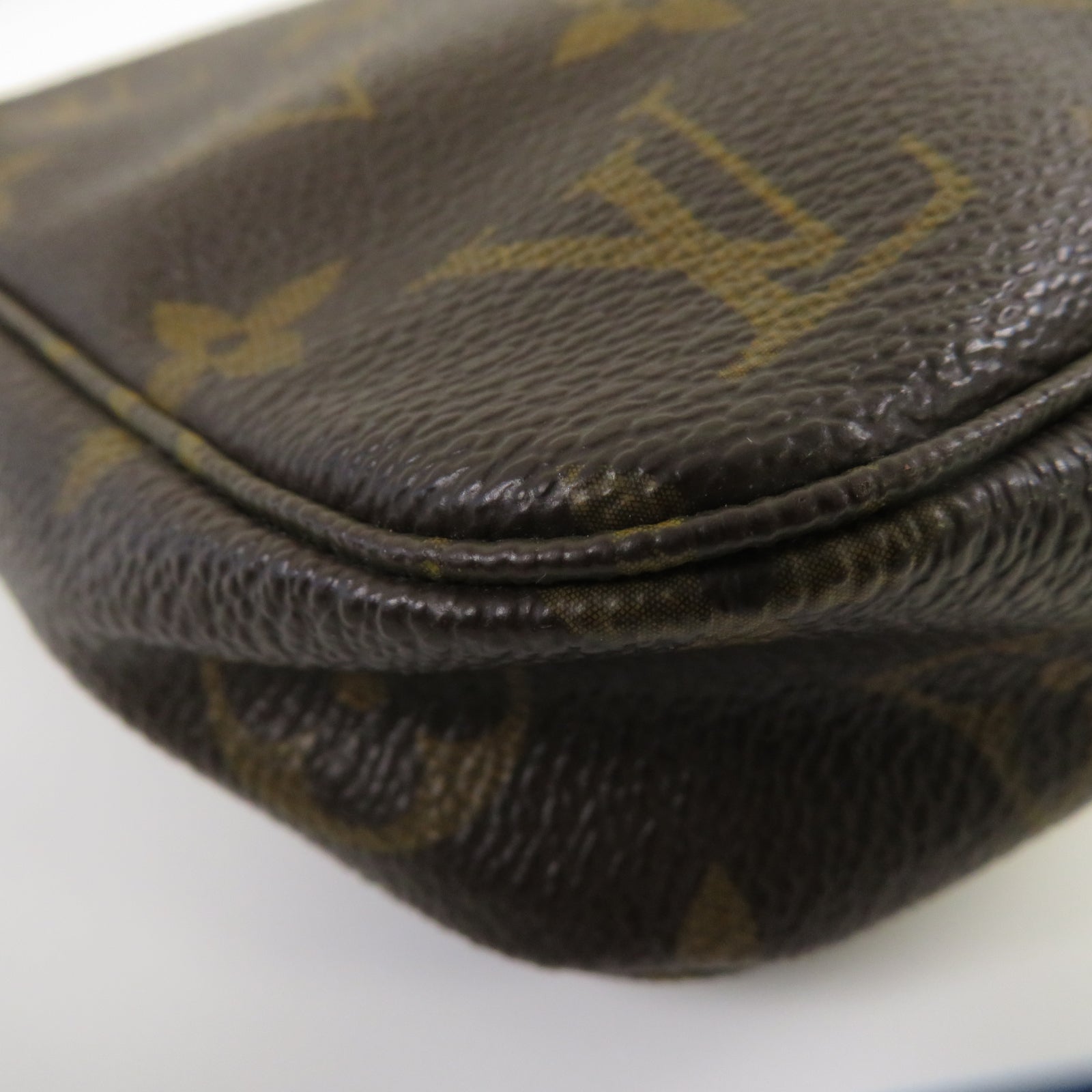 LOUIS VUITTON Monogram Pochette Accessoires金扣手挽袋啡色