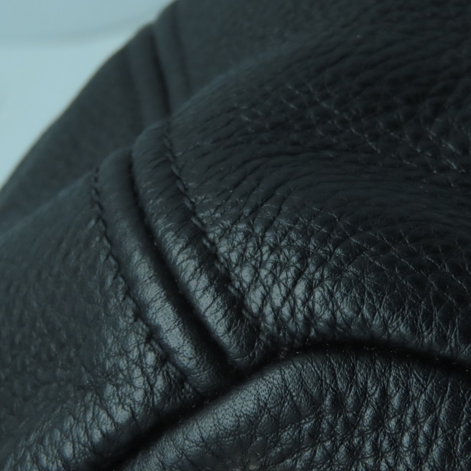 PRADA 牛皮皮革Shoulder Bag銀扣肩背袋黑色