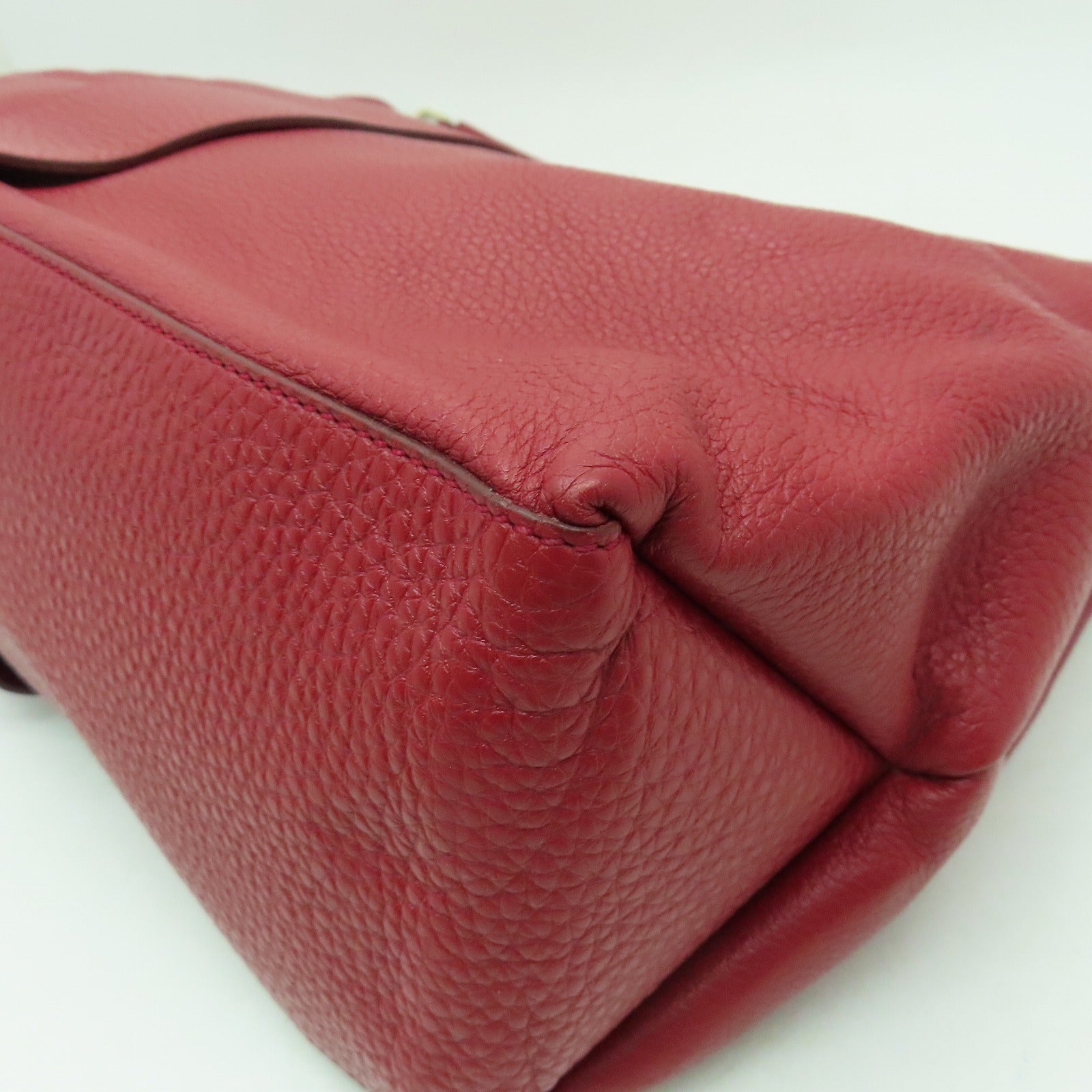 Roger Vivier 牛皮皮革Roger Vivier金扣肩背袋紅色