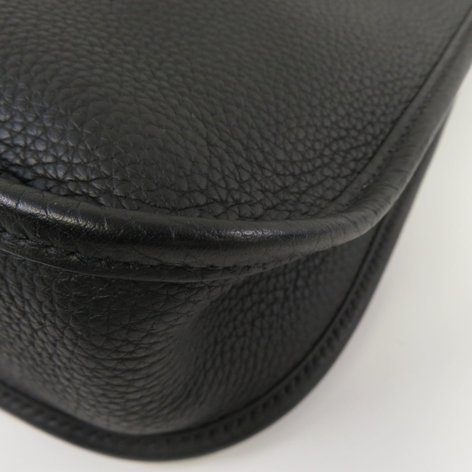 HERMES Clemence皮革Evelyne PM銀扣肩背袋Noir黑色