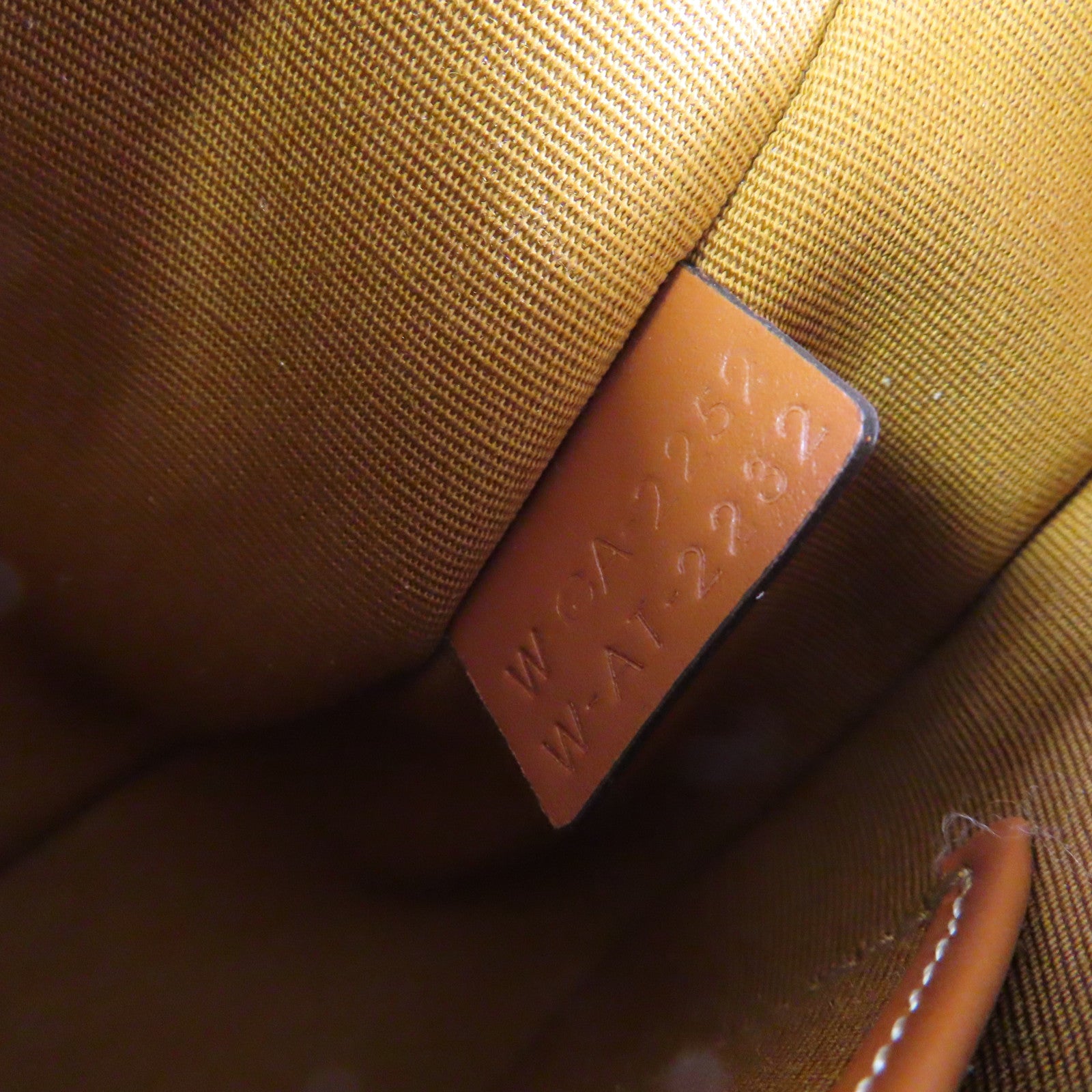CELINE Triomphe帆布Ava Shoulder Bag金扣肩背袋啡色