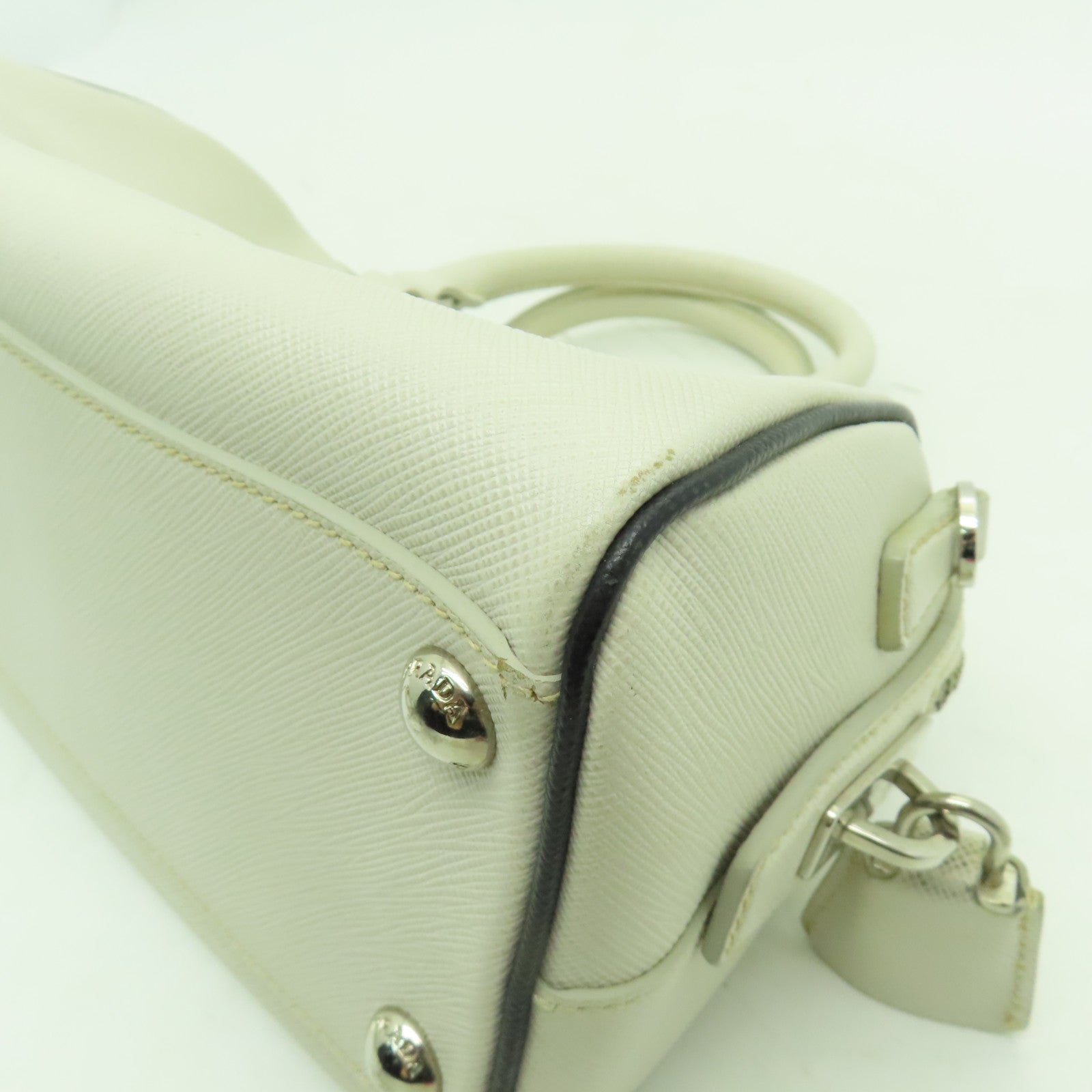 PRADA 牛皮皮革2 Way Shoulder銀扣手挽肩背兩用袋白色
