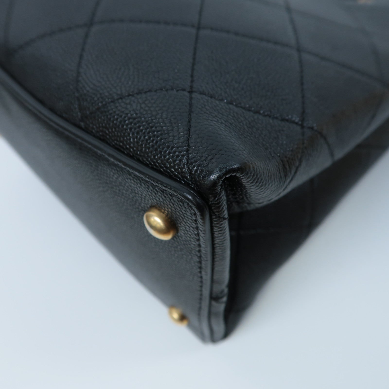 CHANEL 菱格牛皮皮革Chain Shoulder金扣鏈帶肩背袋黑色