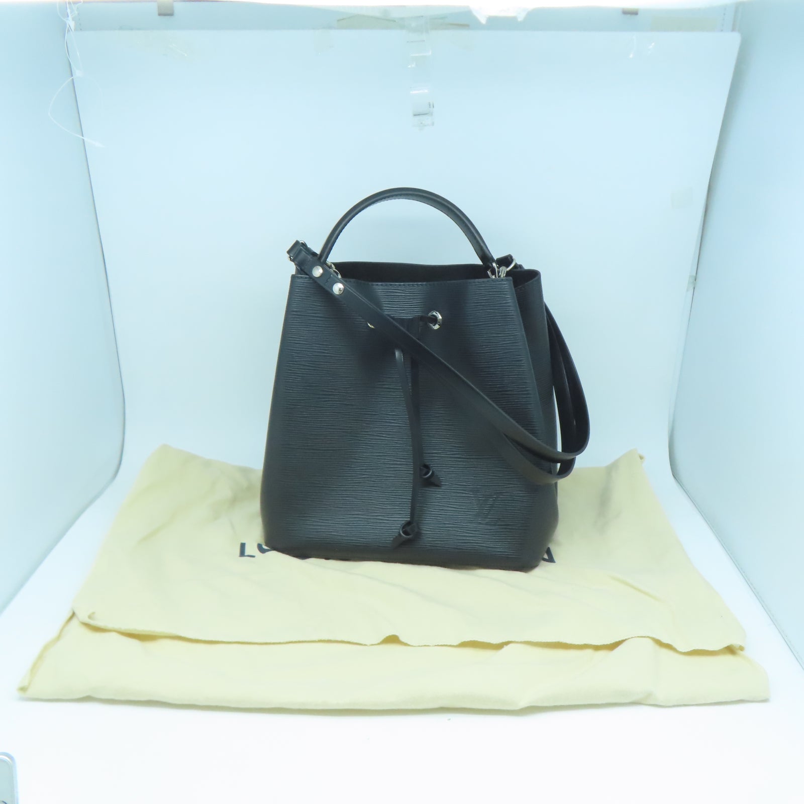LOUIS VUITTON Epi Neo Noe銀扣肩背袋黑色
