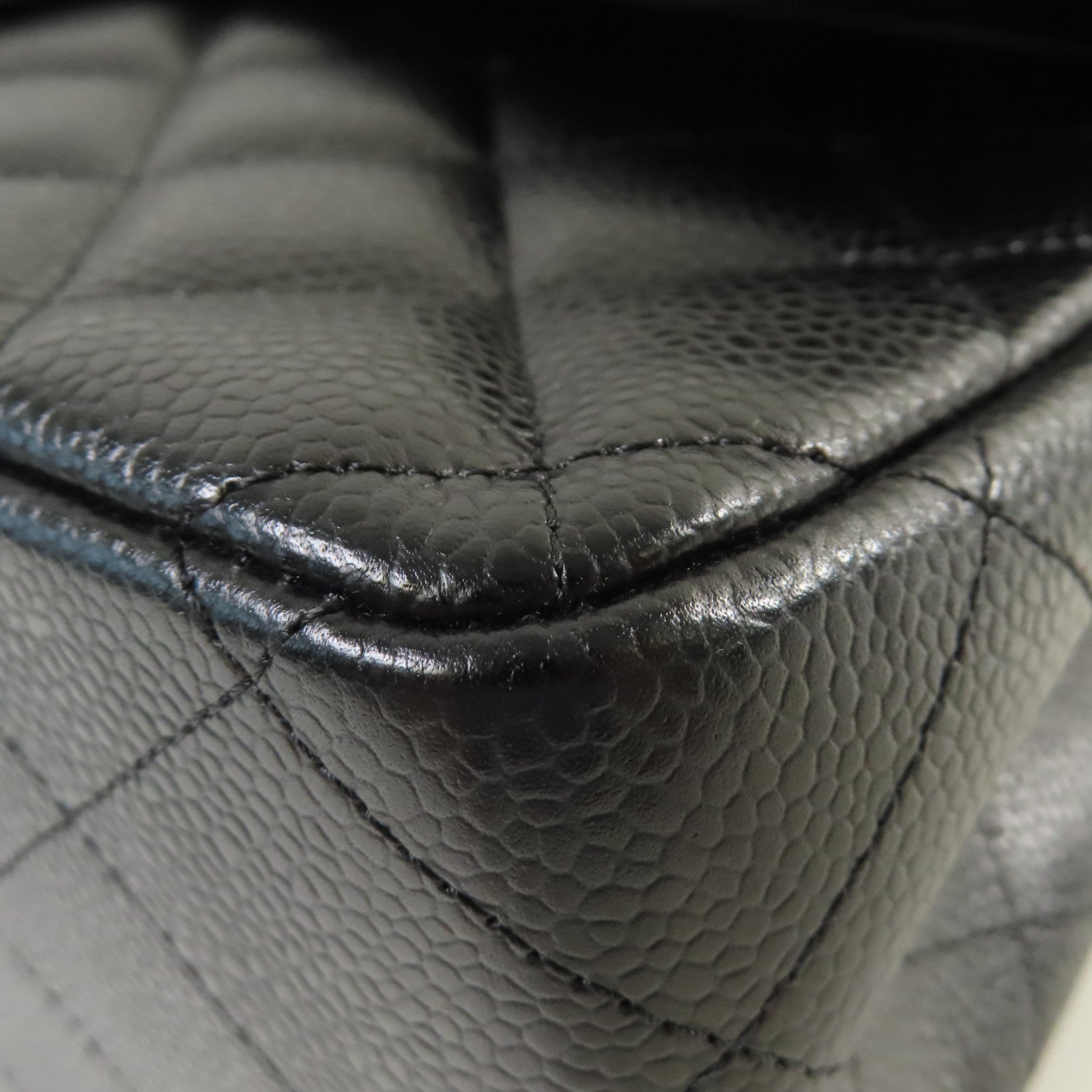 CHANEL 菱格Caviar皮革Jumbo Classic Flap Bag銀扣鏈帶肩背袋黑色