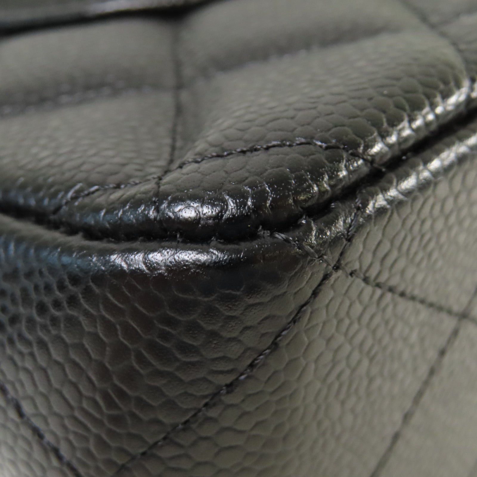 CHANEL 菱格Caviar皮革Jumbo Classic Flap Bag銀扣鏈帶肩背袋黑色