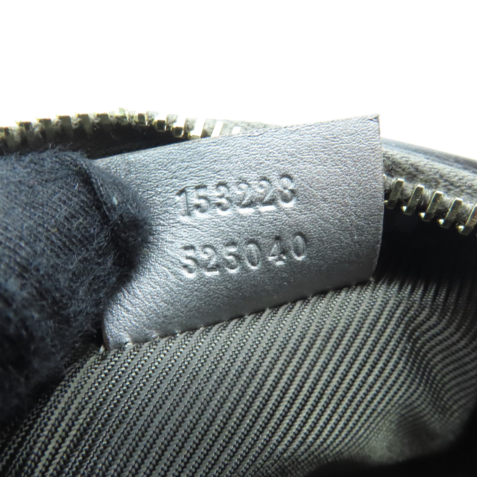 GUCCI 牛皮皮革Pouch金扣手拿包銀色