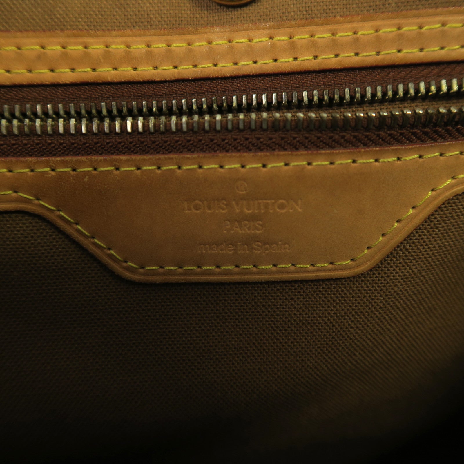 LOUIS VUITTON Monogram Batignolles Vertical金扣手挽袋啡色