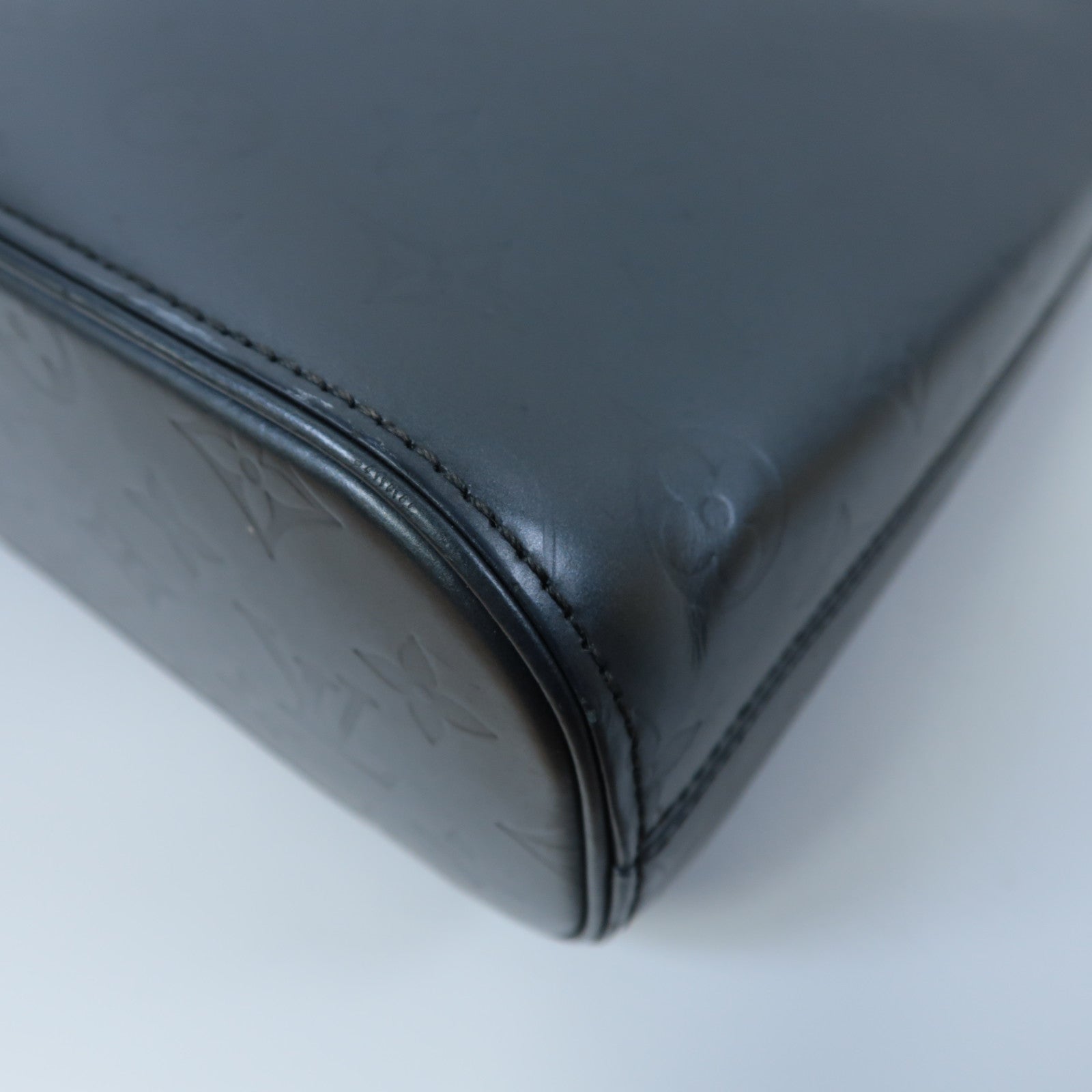 LOUIS VUITTON Monogram Mat Satter Shoulder Bag銀扣肩背袋銀灰色