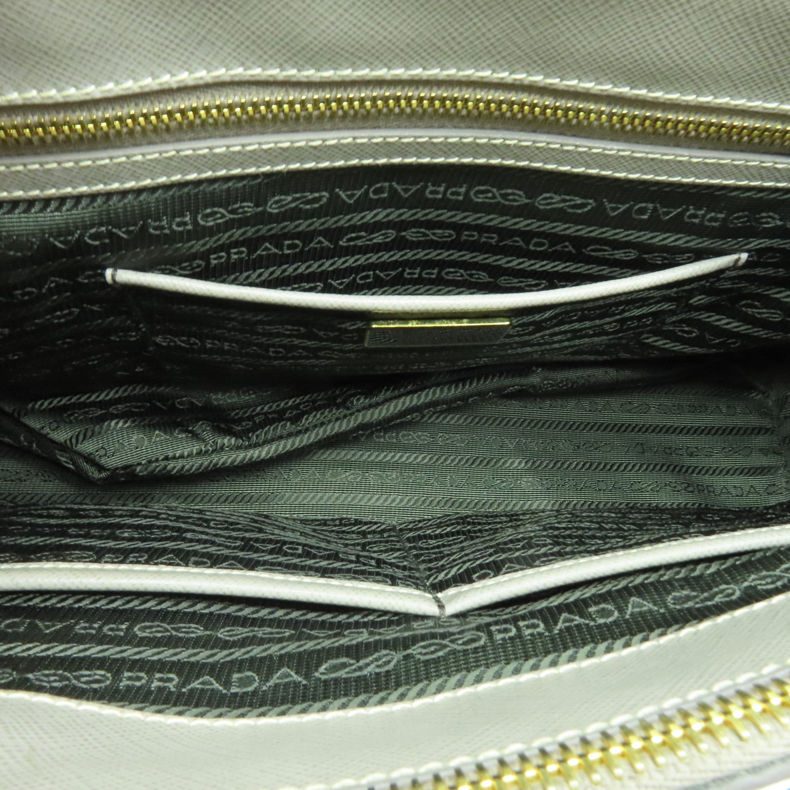 PRADA Saffiano皮革Galleria金扣手挽肩背两用袋灰褐色