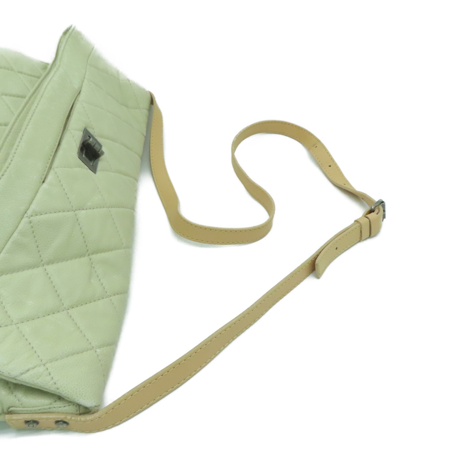 CHANEL 【激减优惠】菱格牛皮皮革Shoulder Bag银扣肩背袋米色