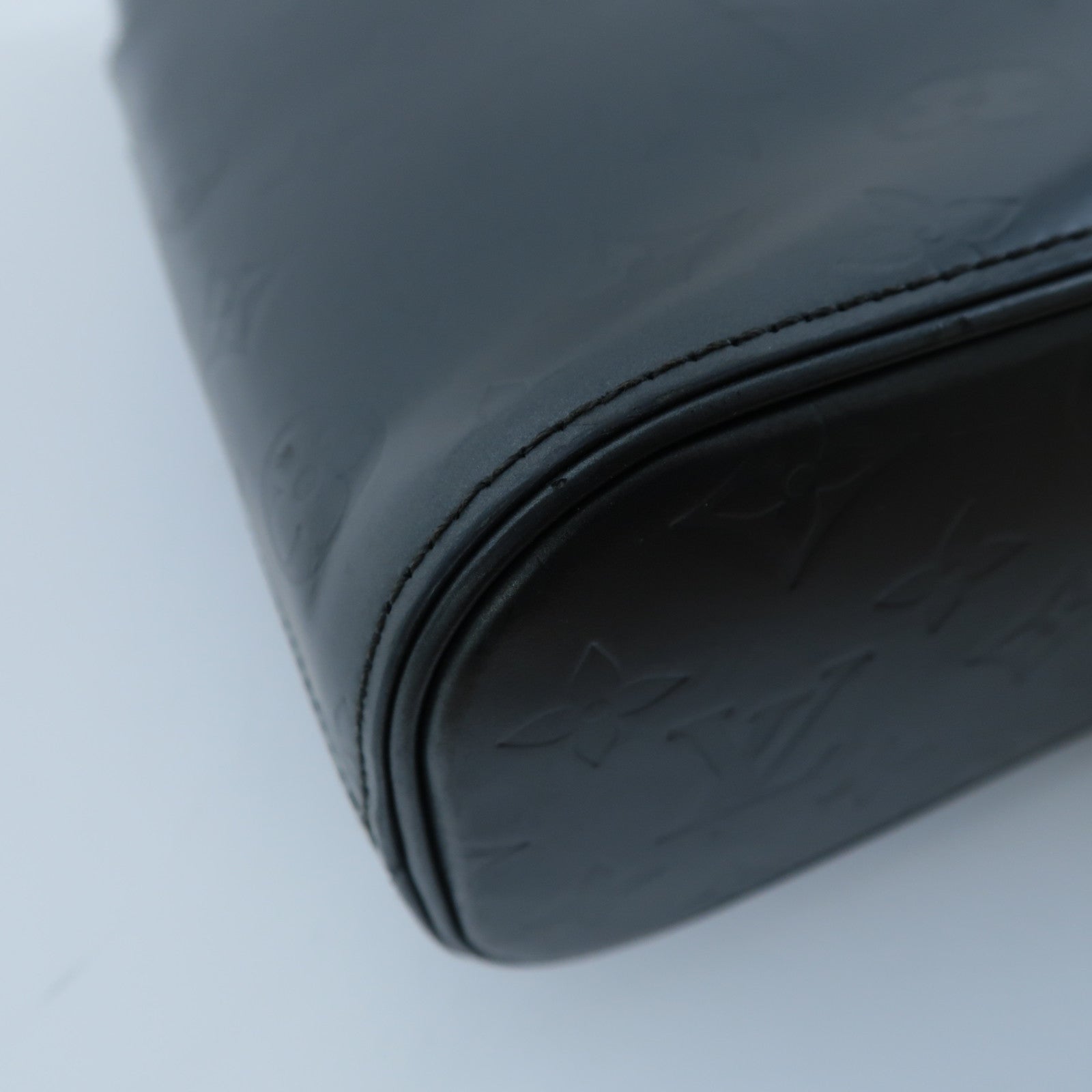 LOUIS VUITTON Monogram Mat Satter Shoulder Bag銀扣肩背袋銀灰色