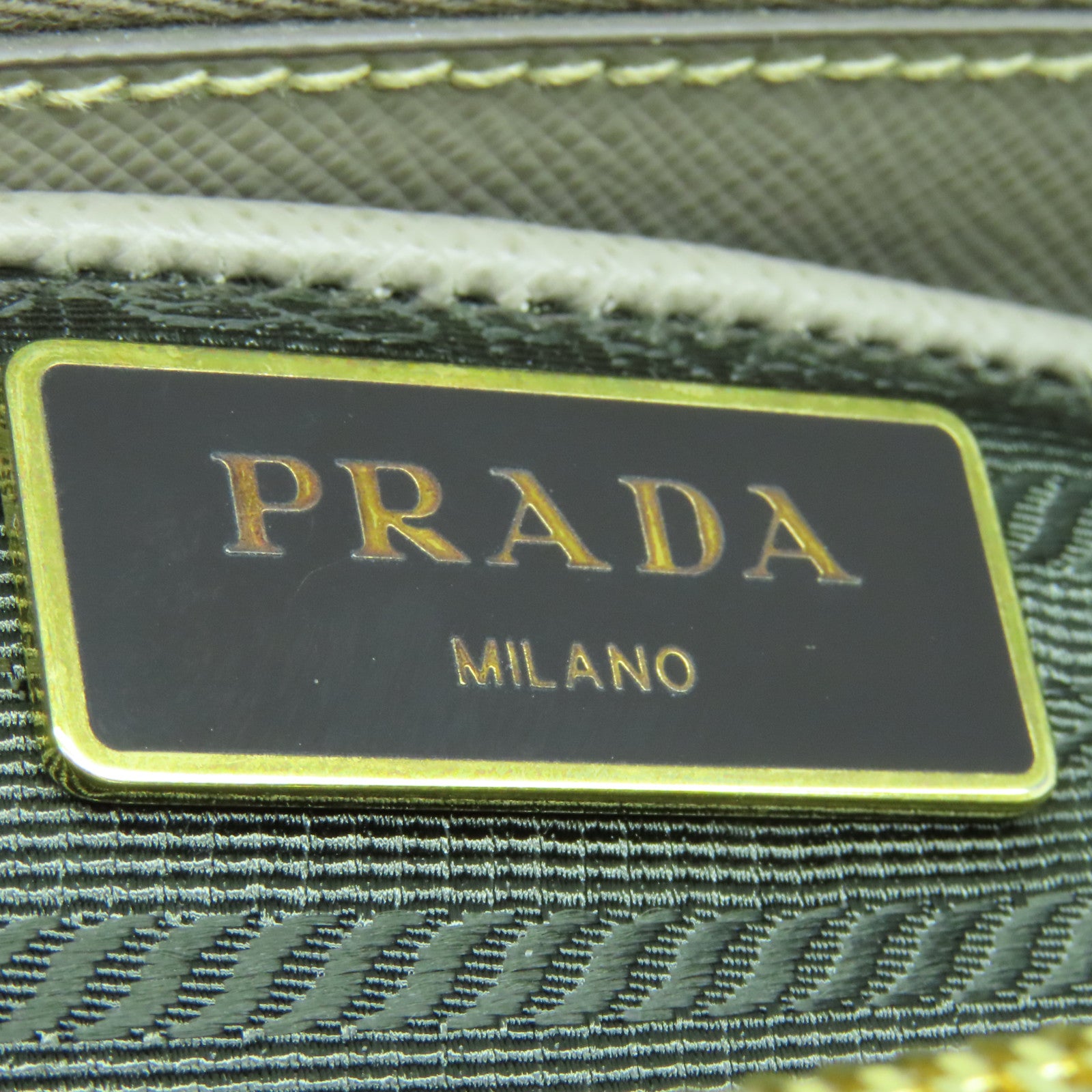 PRADA Saffiano皮革Galleria金扣手挽肩背两用袋灰褐色