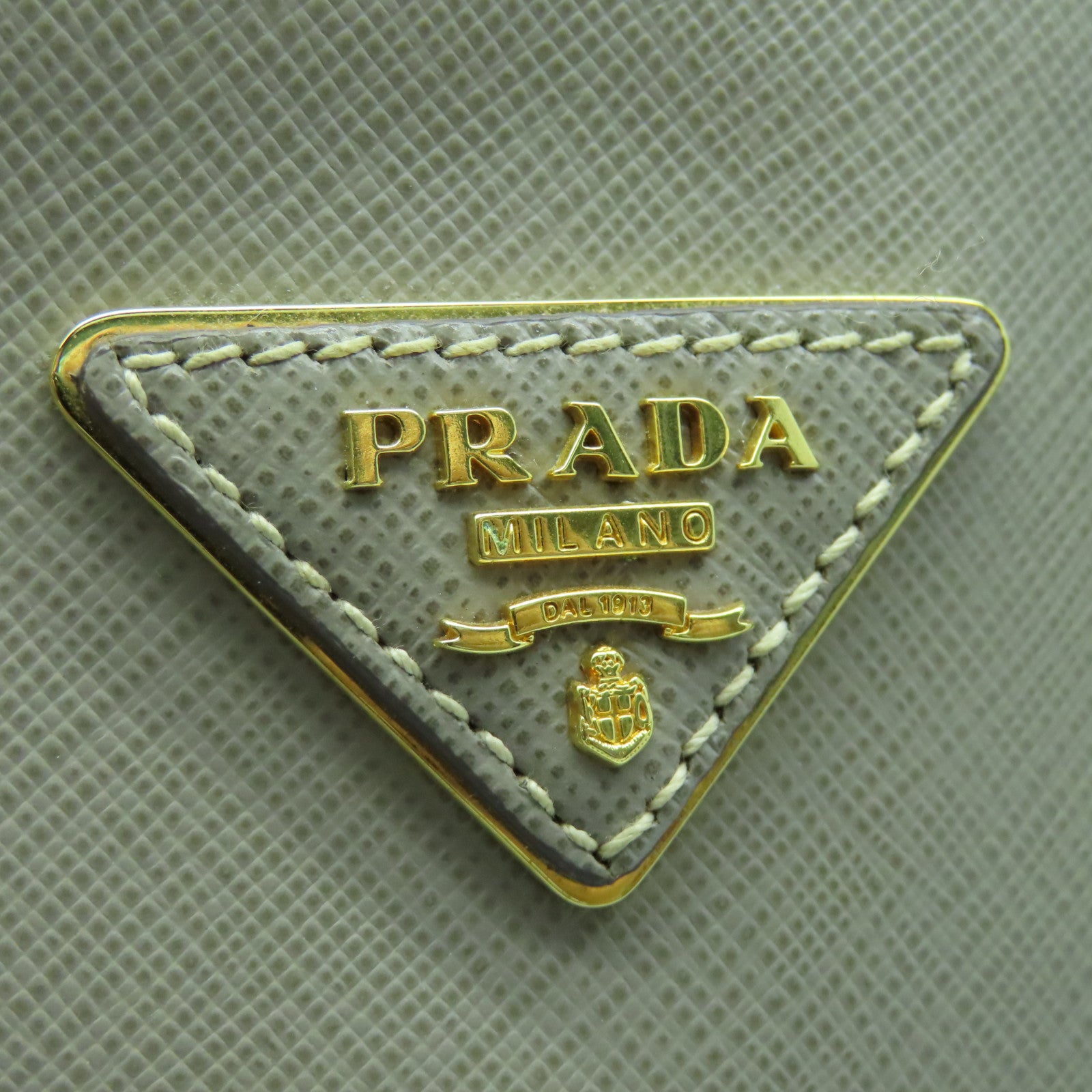 PRADA Saffiano皮革Galleria金扣手挽肩背两用袋灰褐色