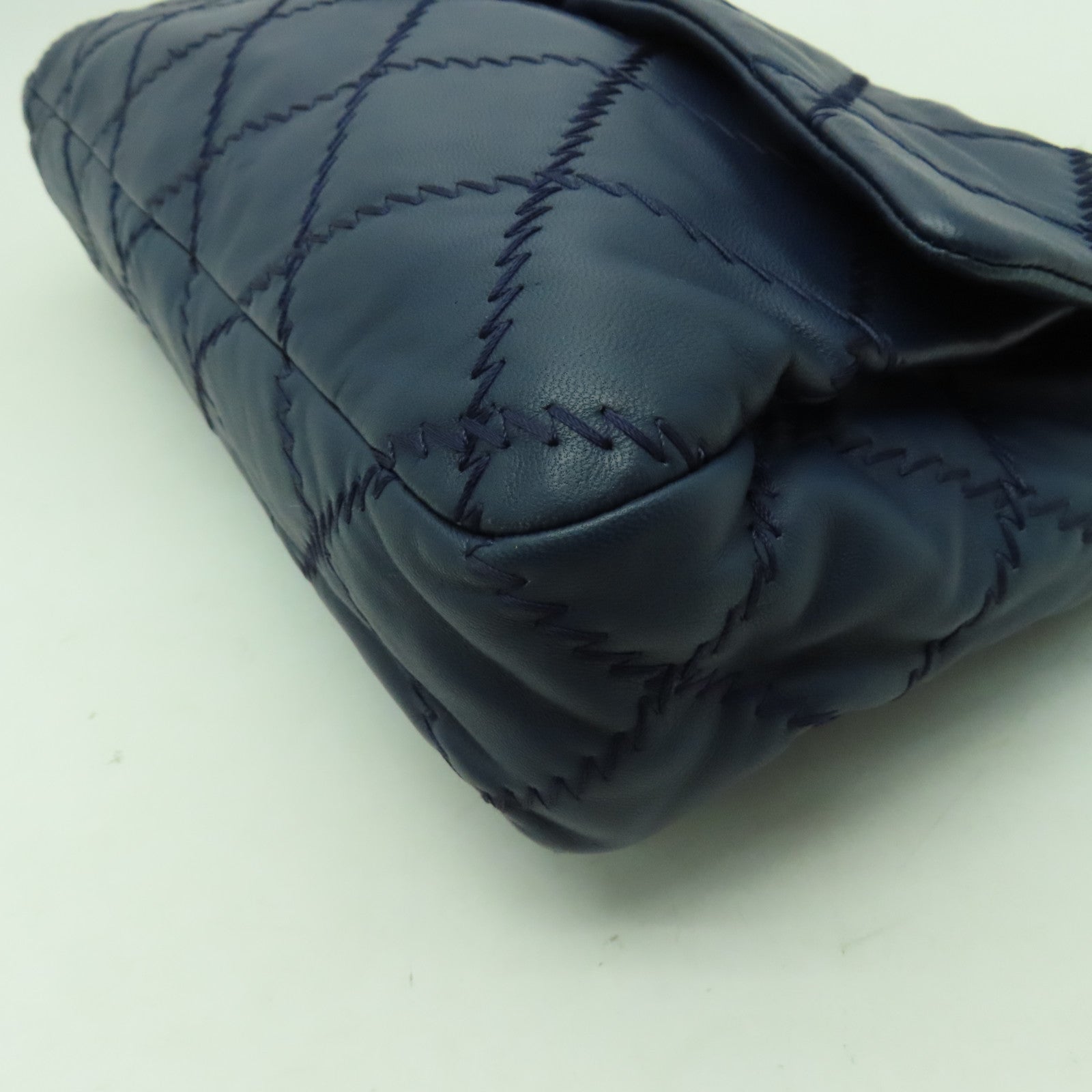 CHANEL 菱格牛皮皮革Chain Shoulder銀扣鏈帶肩背袋深藍色