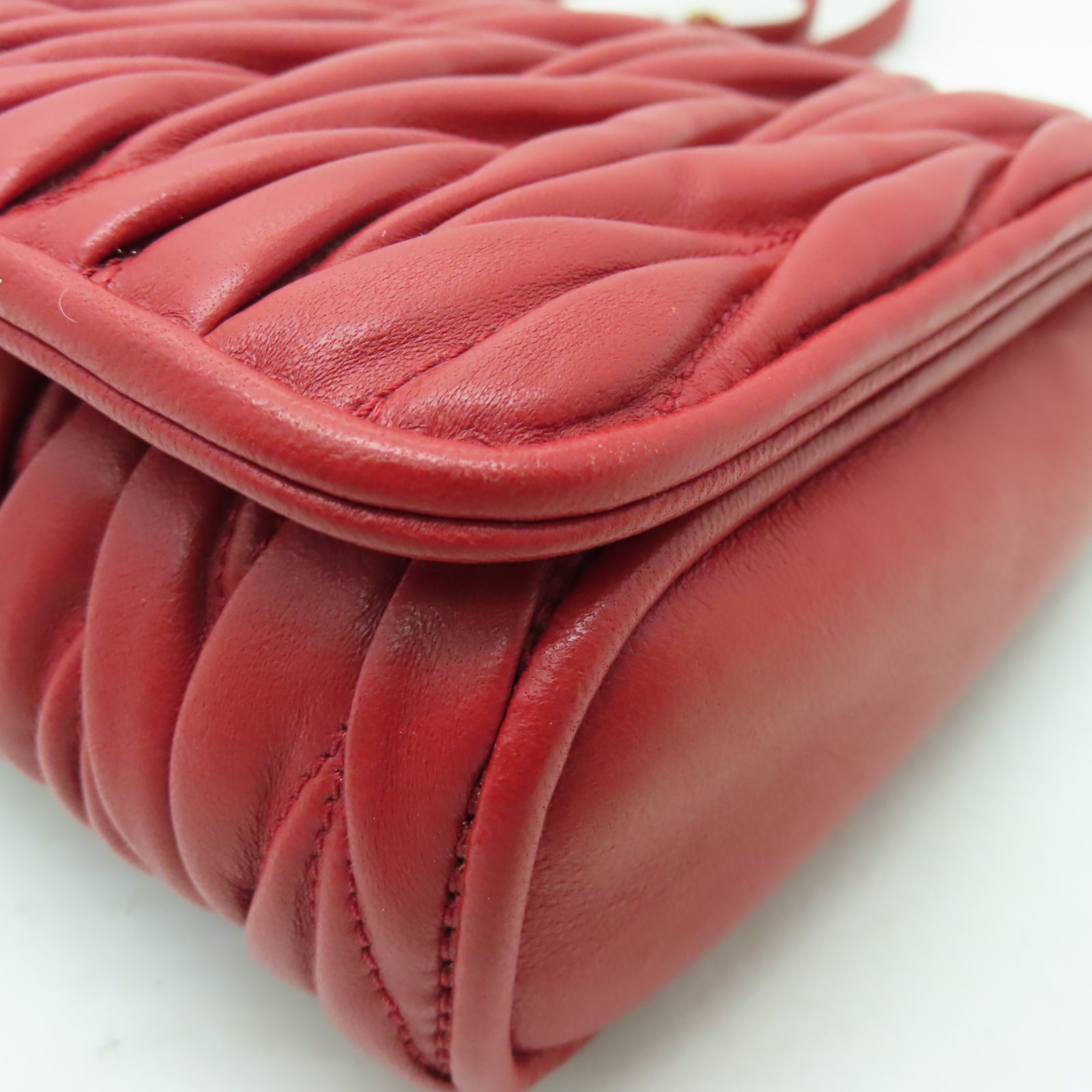 Miu Miu 羊皮皮革Shoulder Bag金扣肩背袋紅色