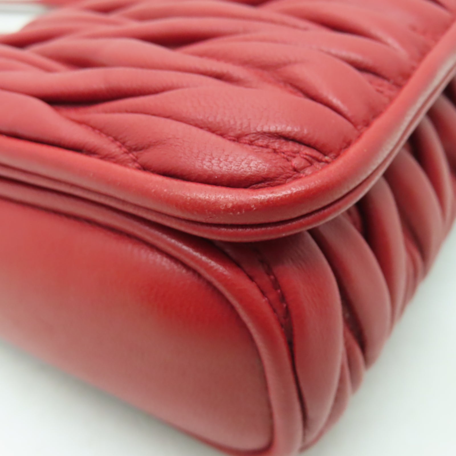 Miu Miu 羊皮皮革Shoulder Bag金扣肩背袋紅色