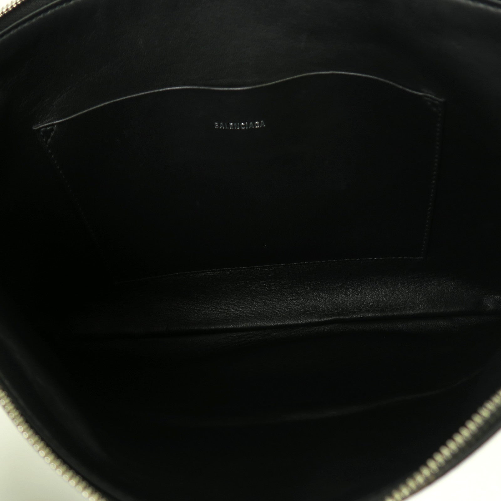 BALENCIAGA 牛皮皮革Clutch銀扣手拿包黑色