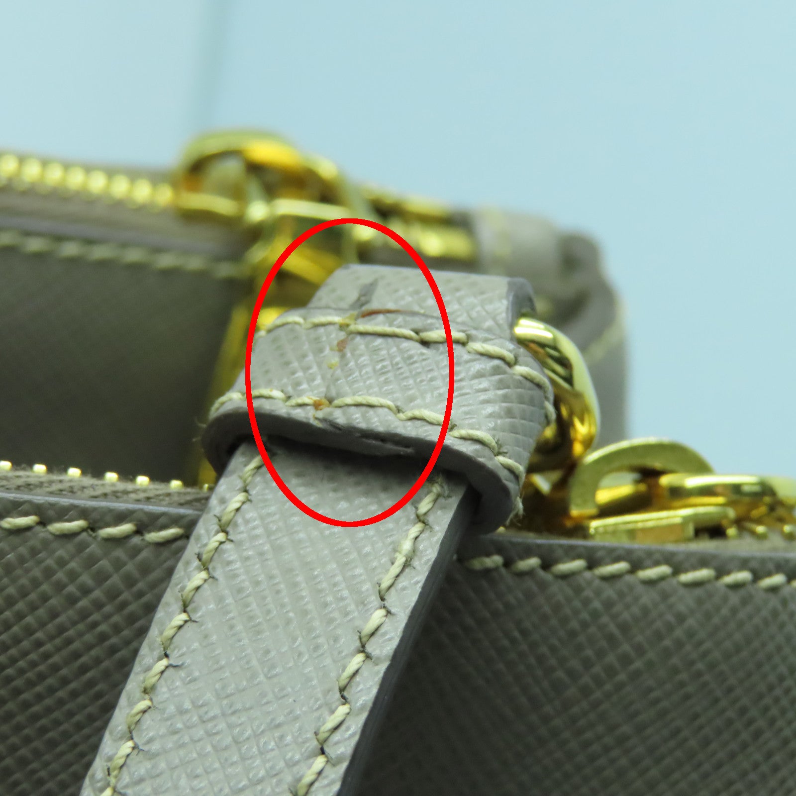 PRADA Saffiano皮革Galleria金扣手挽肩背两用袋灰褐色