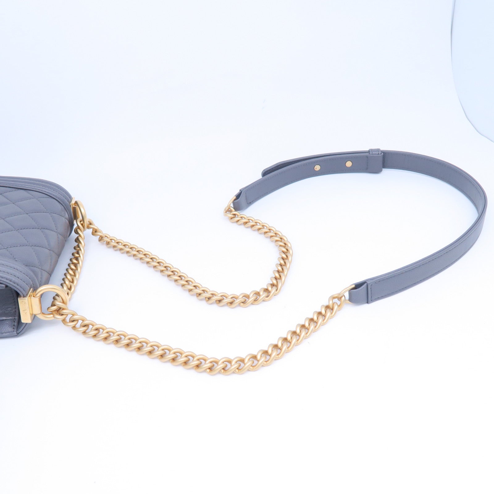 CHANEL 菱格牛皮皮革Mini Boy金扣鏈帶肩背袋灰色