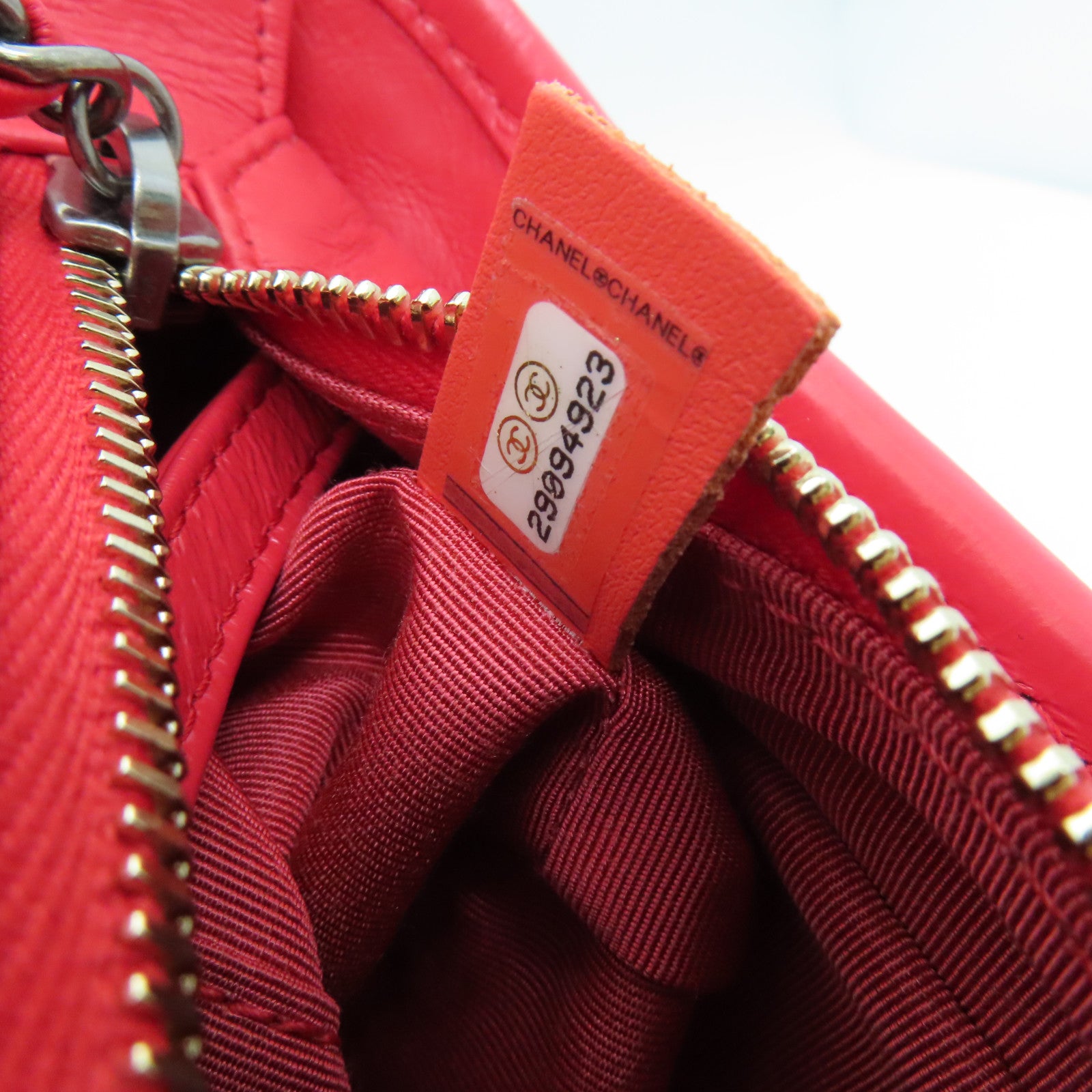 CHANEL 斜纹牛皮皮革Small Gabrielle链条肩背袋红色