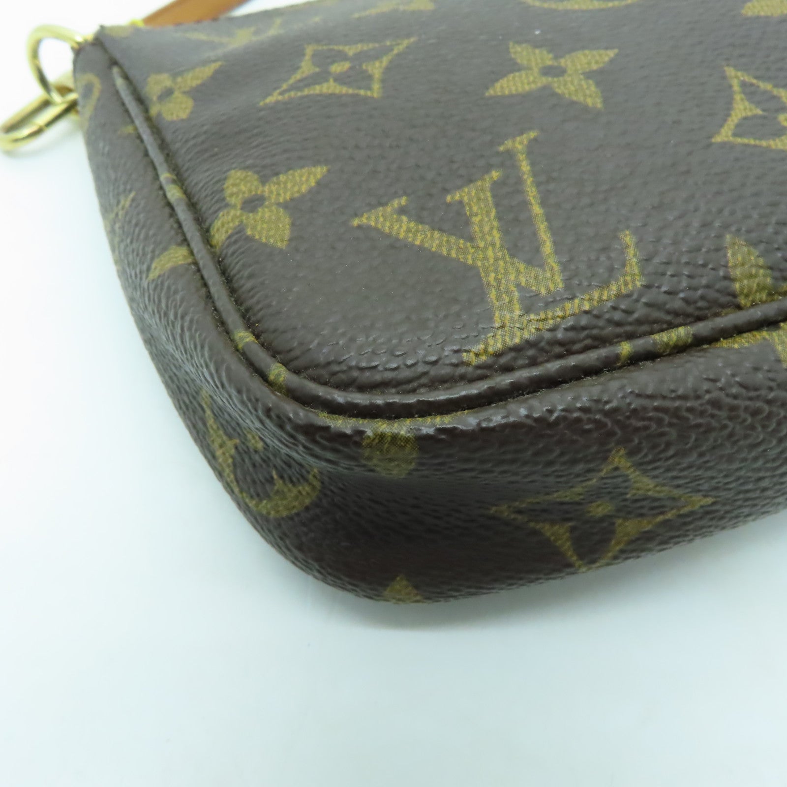 LOUIS VUITTON Monogram Pochette Accessories金扣手提包啡色